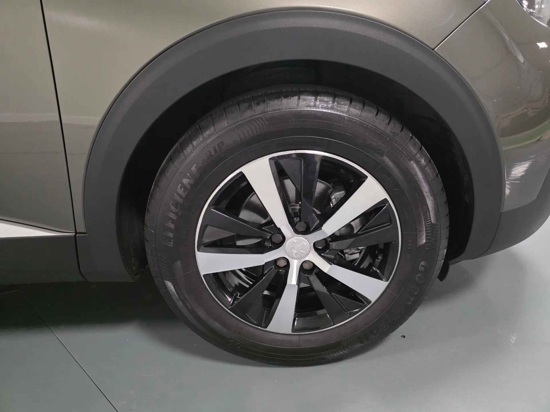 Peugeot 3008 1.5 BLUEHDI ACTIVE 4