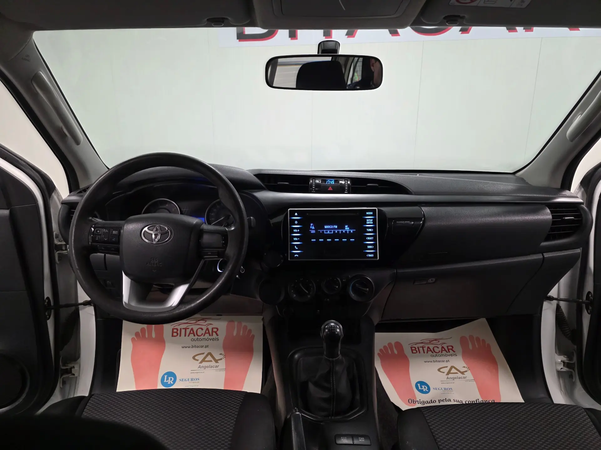 Toyota Hilux 2.4 D-4D 2WD CD Tracker 36