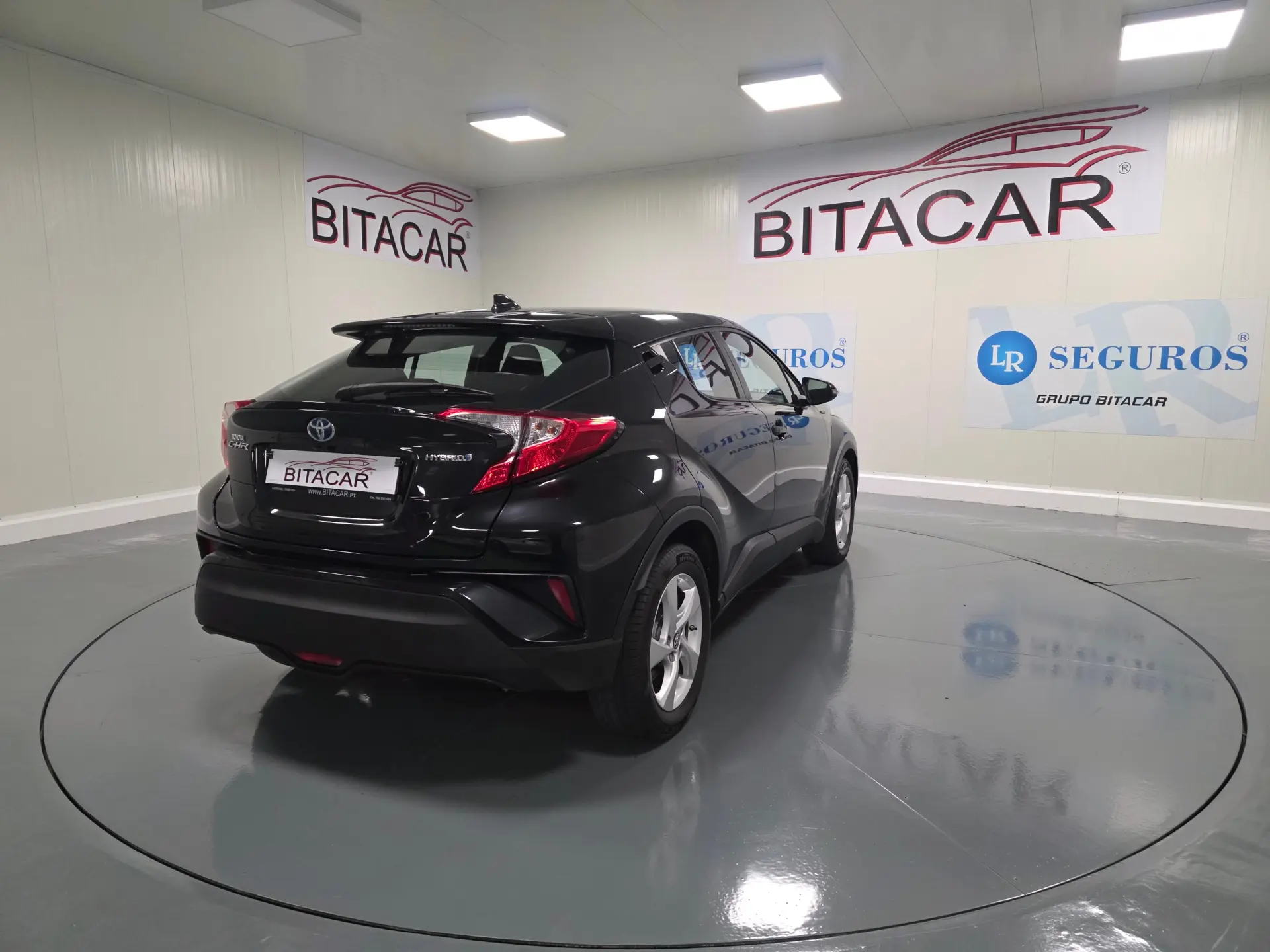 Toyota C-HR 1.8 HSD CONFORT 27