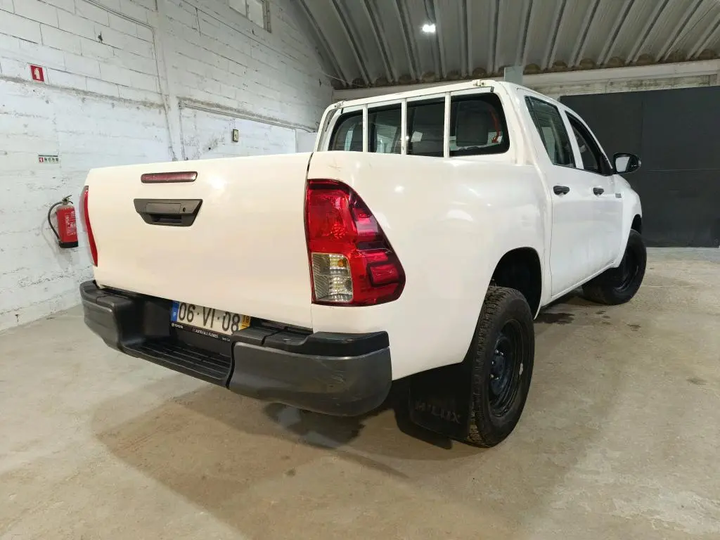 Toyota Hilux 2.4 D-4D 2WD CD 3