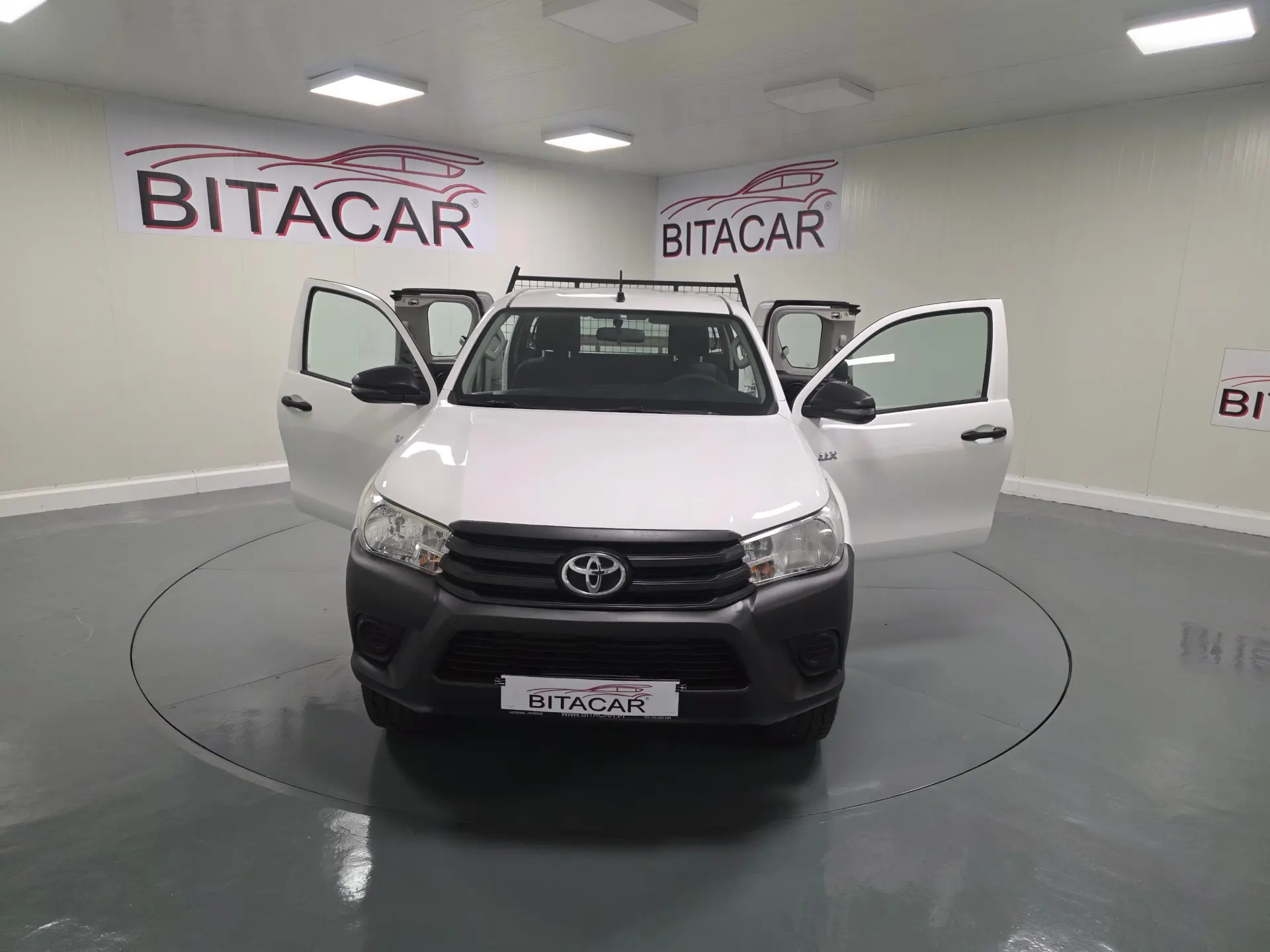 Toyota Hilux 2.4 D-4D 2WD CD 4