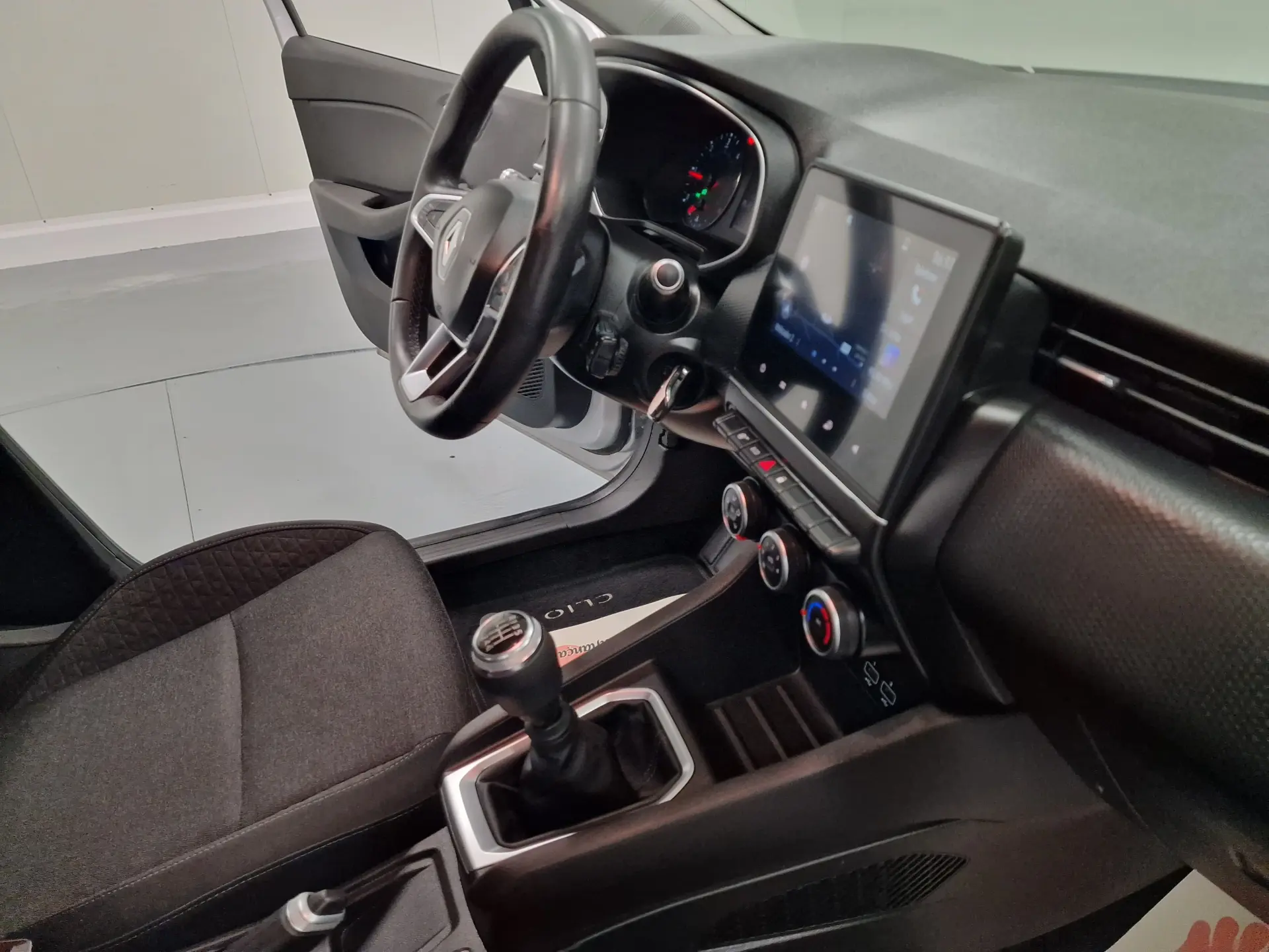 Renault Clio INTENS 8