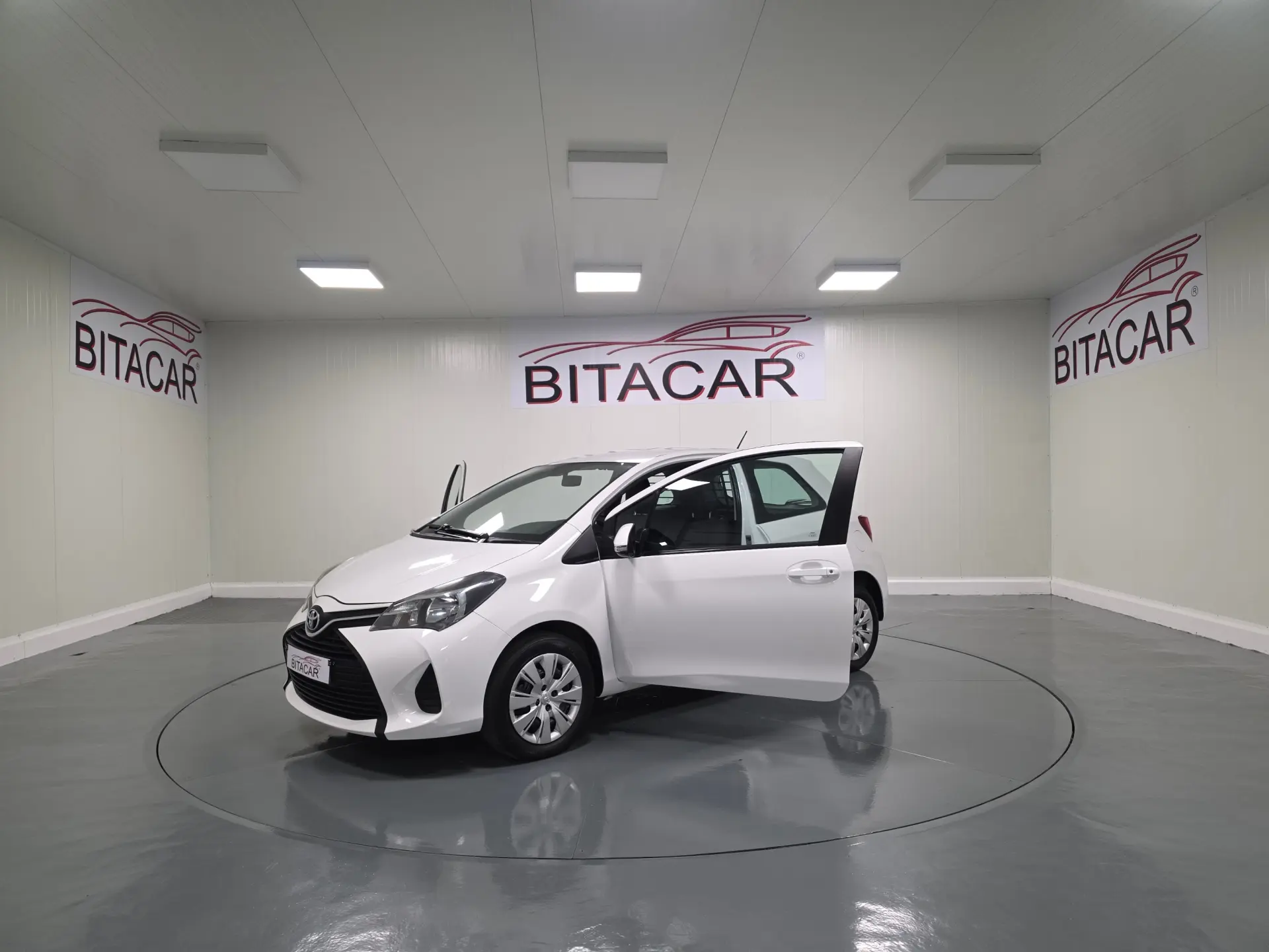 Toyota Yaris BIZZ 1.4 D-4D 90CV IVA DEDUTIVEL 19