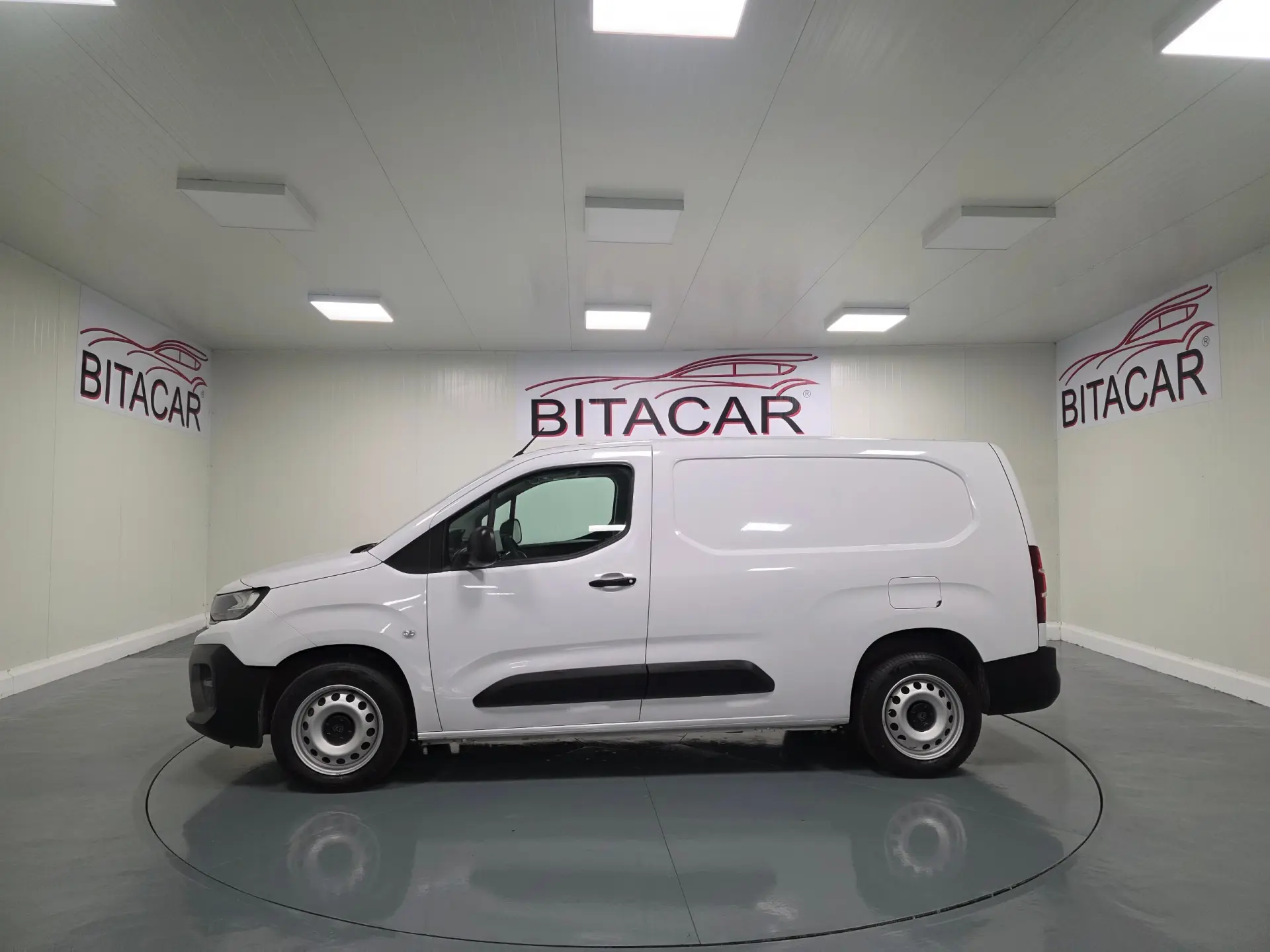 Peugeot Partner 1.5 BLUEHDI 100CV LONGA CAMARA TRASEIRA 32
