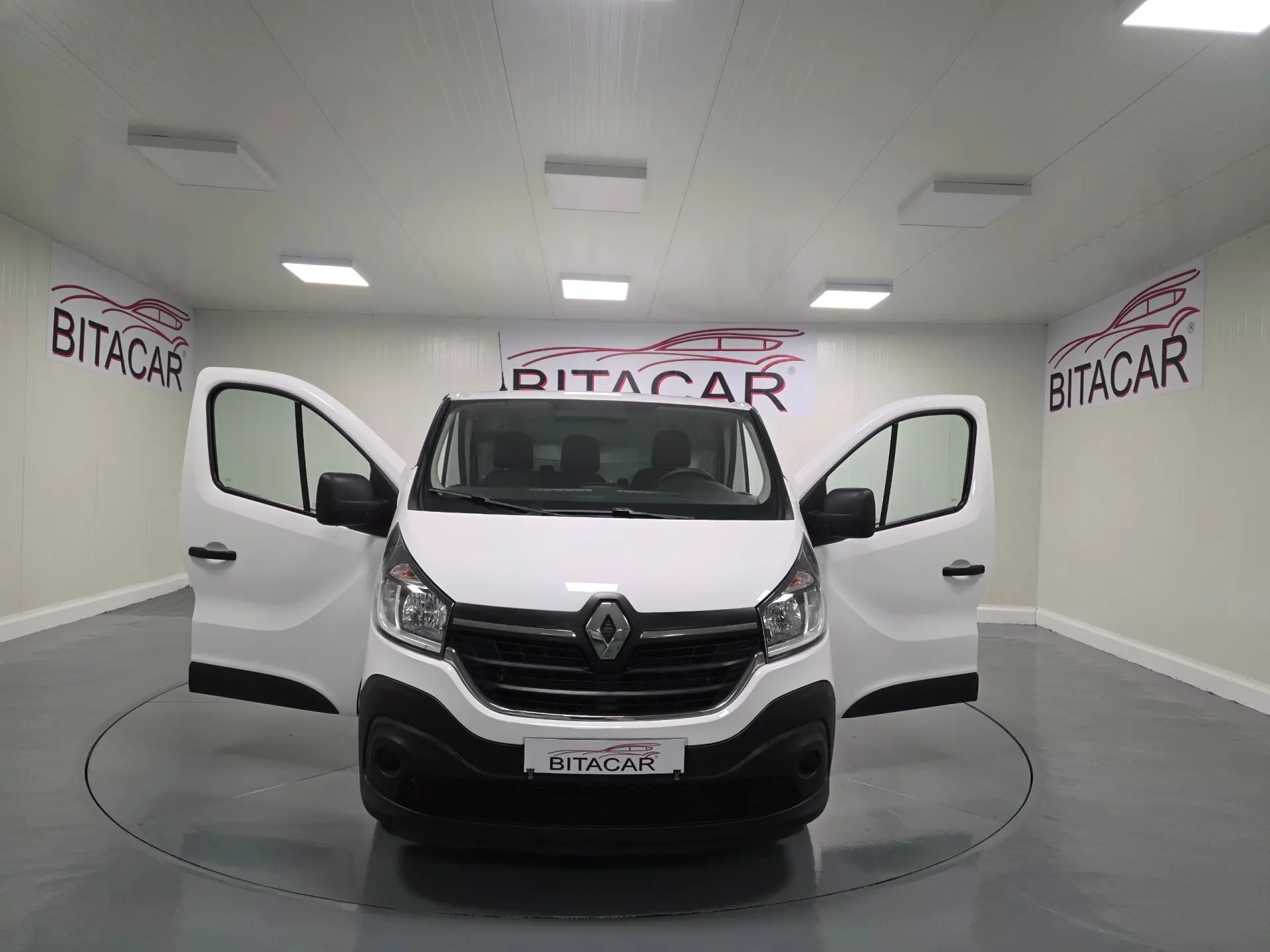 Renault Trafic 2.0 DCI L1H1 120CV IVA DEDUTIVEL 14