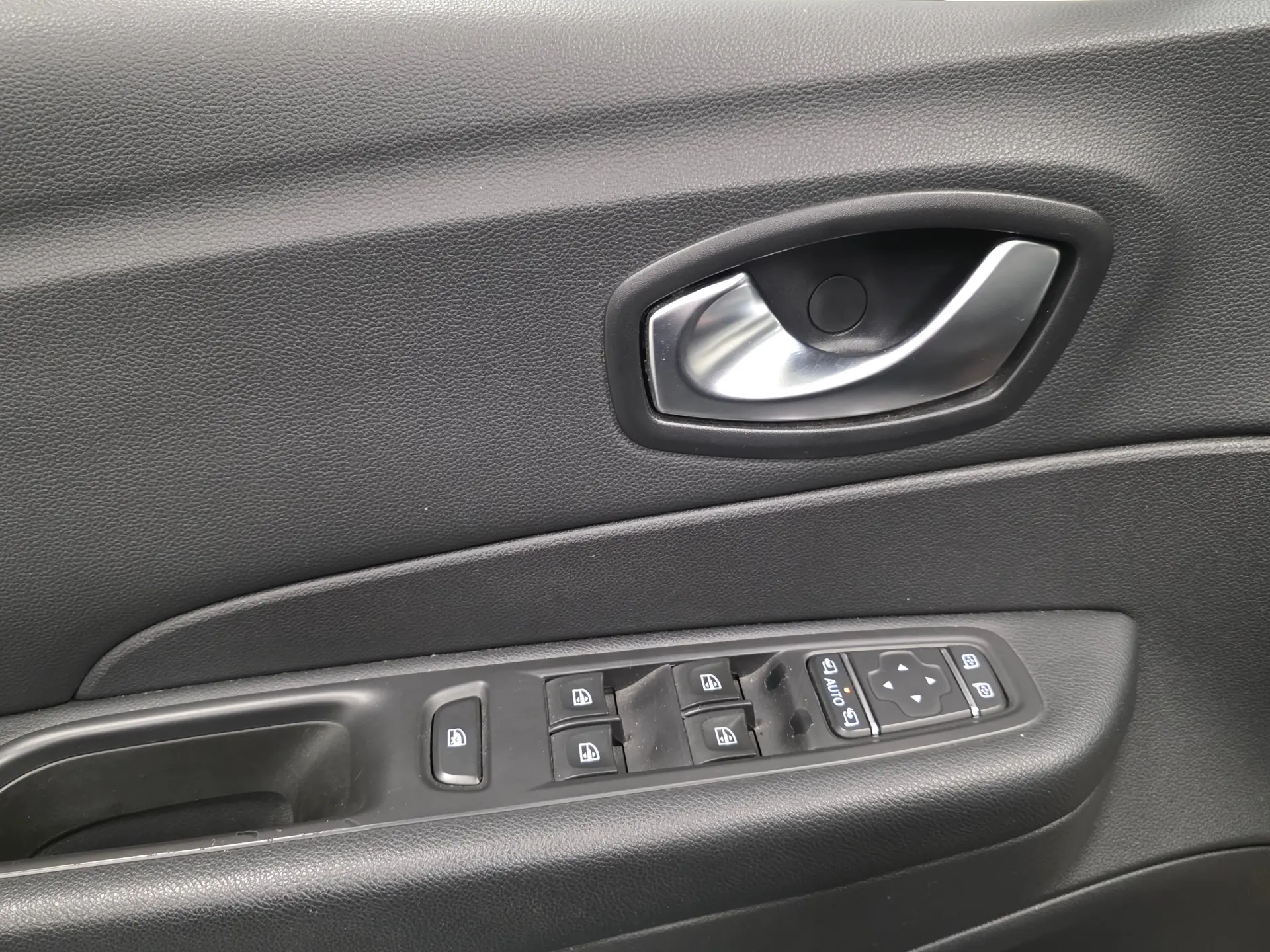 Renault Captur 1.5 DCI EXCLUSIVE 25