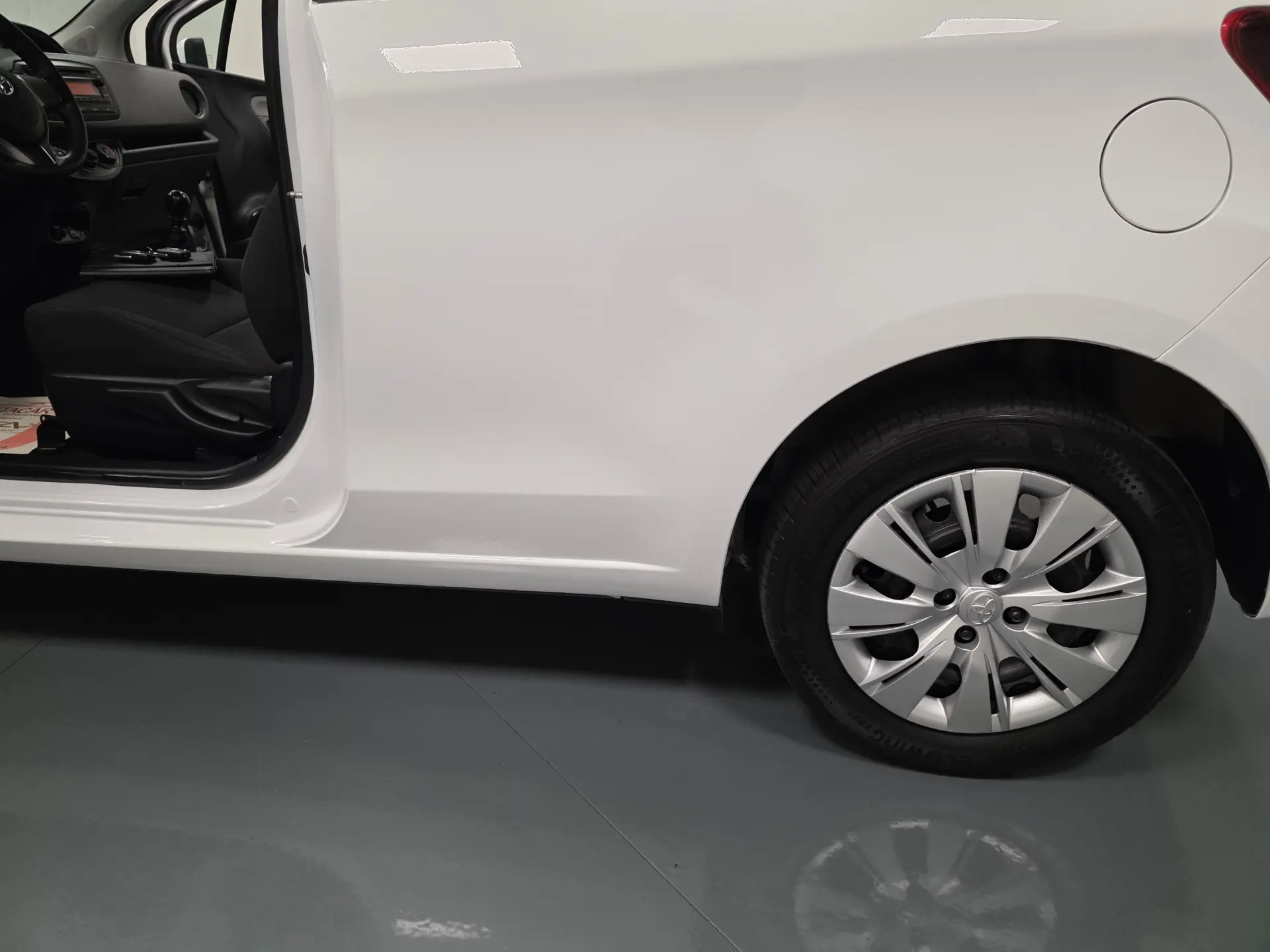 Toyota Yaris BIZZ 1.4 D-4D 90CV IVA DEDUTIVEL 84