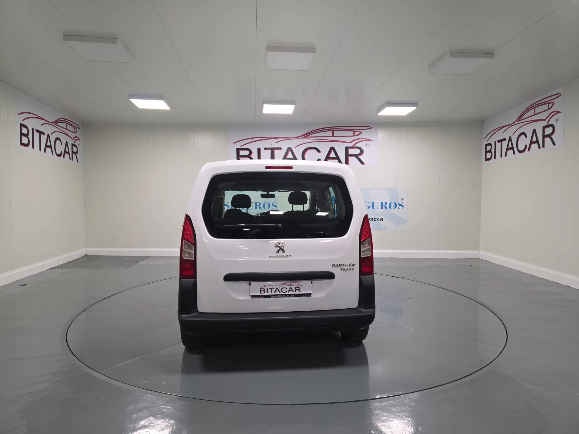 Peugeot Partner TEPEE 1.6 BLUEHDI 5 LUGARES 24