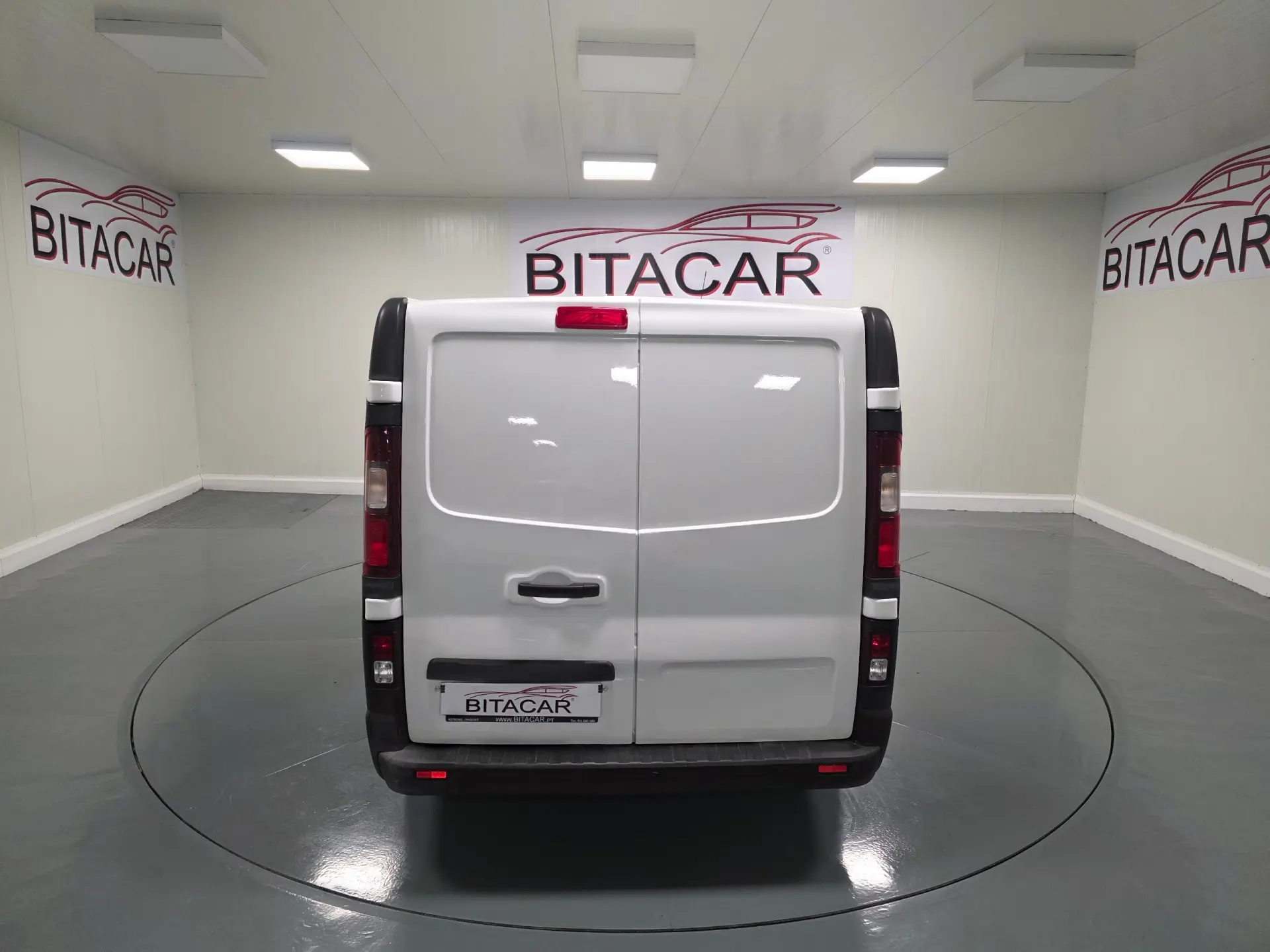 Renault Trafic 2.0 DCI L1H1 120CV IVA DEDUTIVEL 23