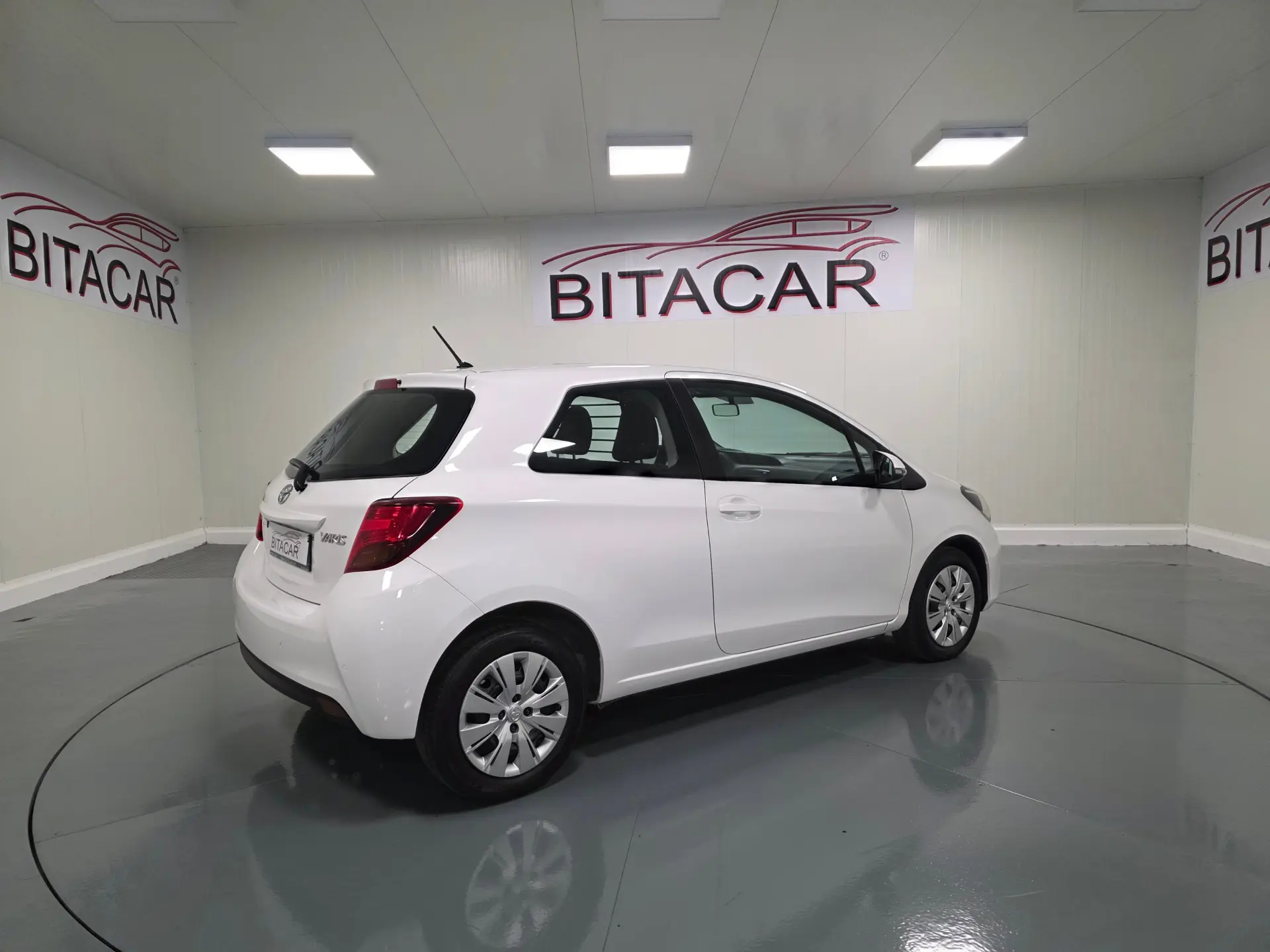 Toyota Yaris BIZZ 1.4 D-4D 90CV IVA DEDUTIVEL 44