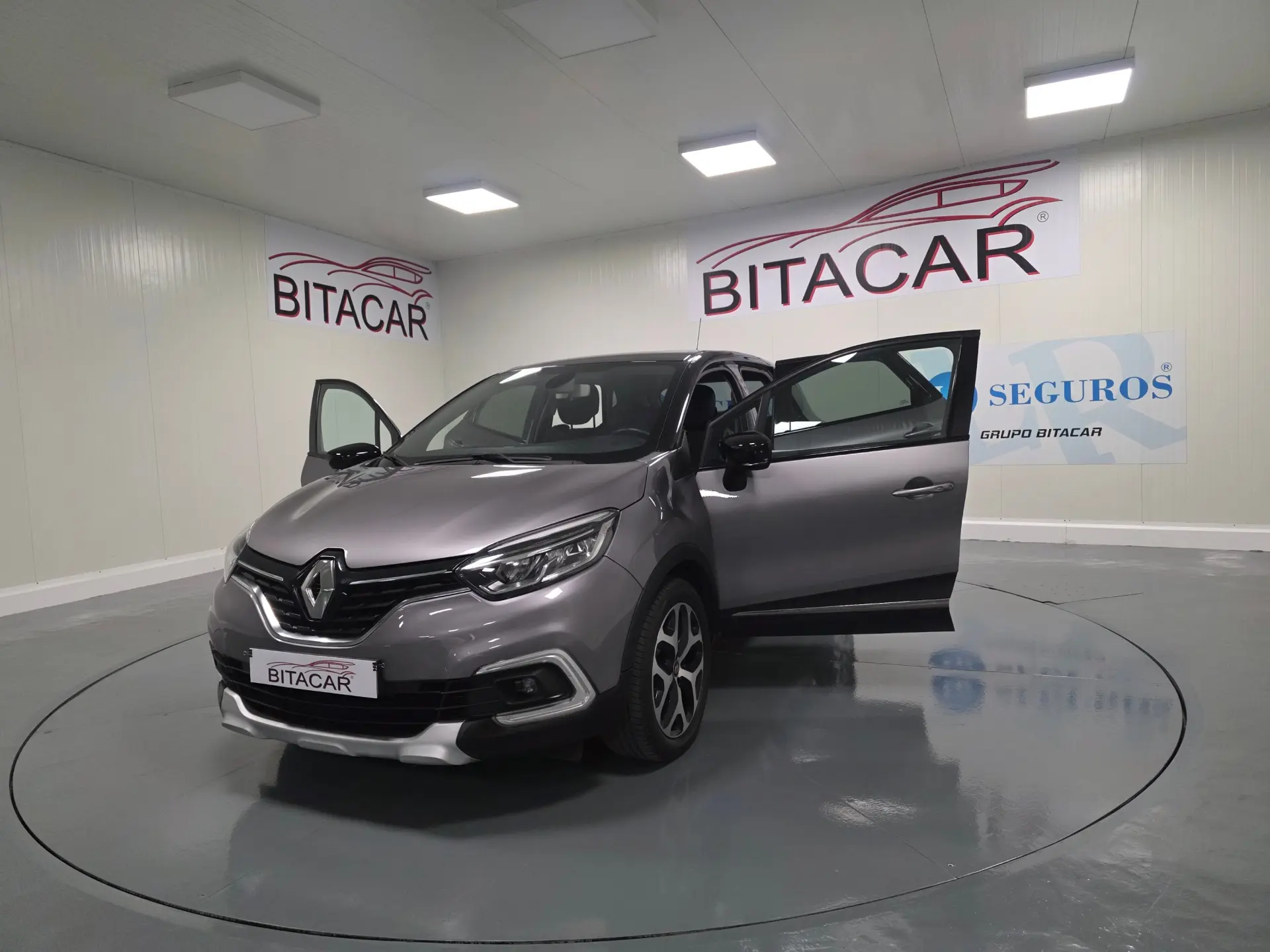 Renault Captur 1.5 DCI EXCLUSIVE 24