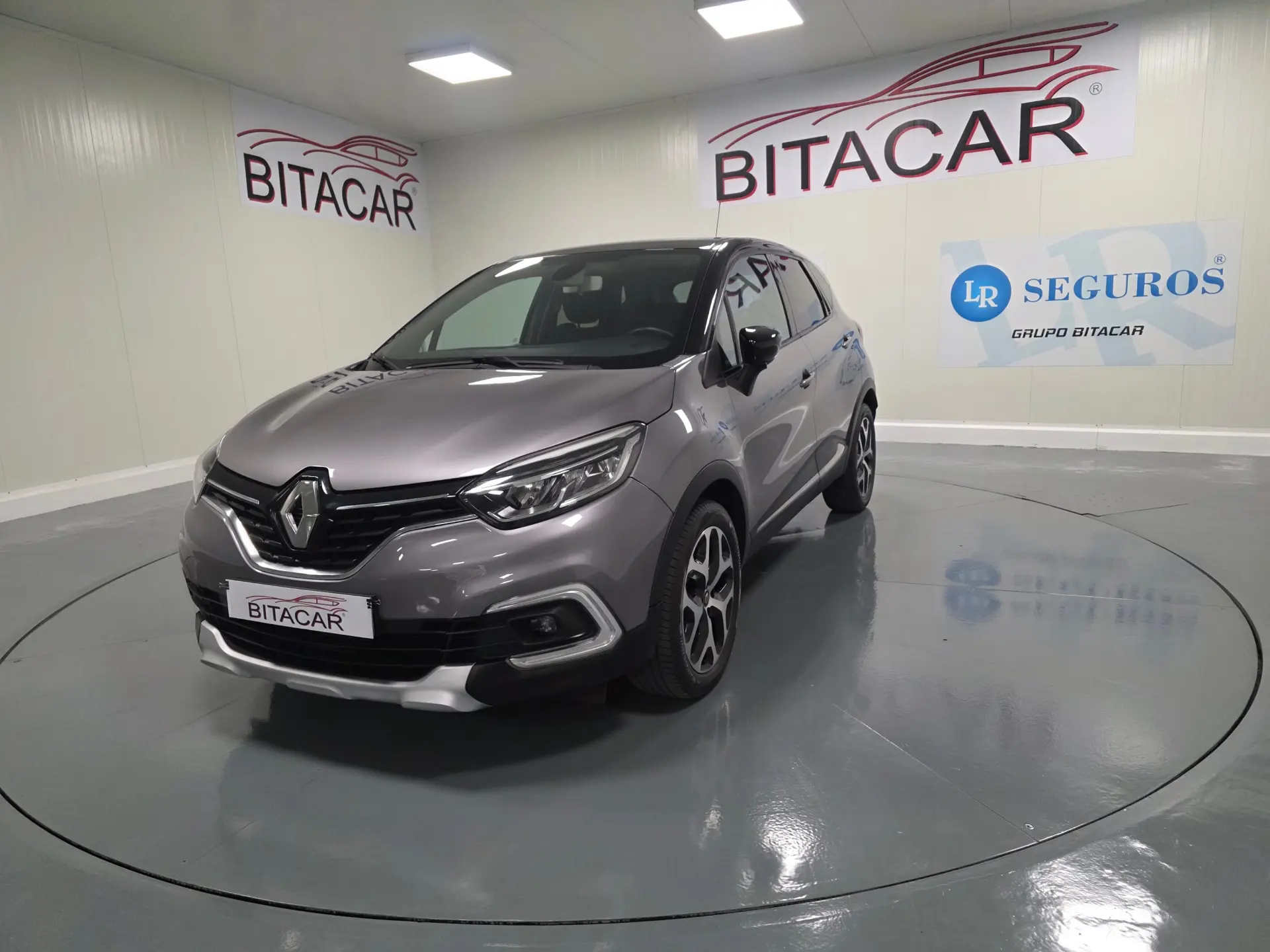 Renault Captur 1.5 DCI EXCLUSIVE 12