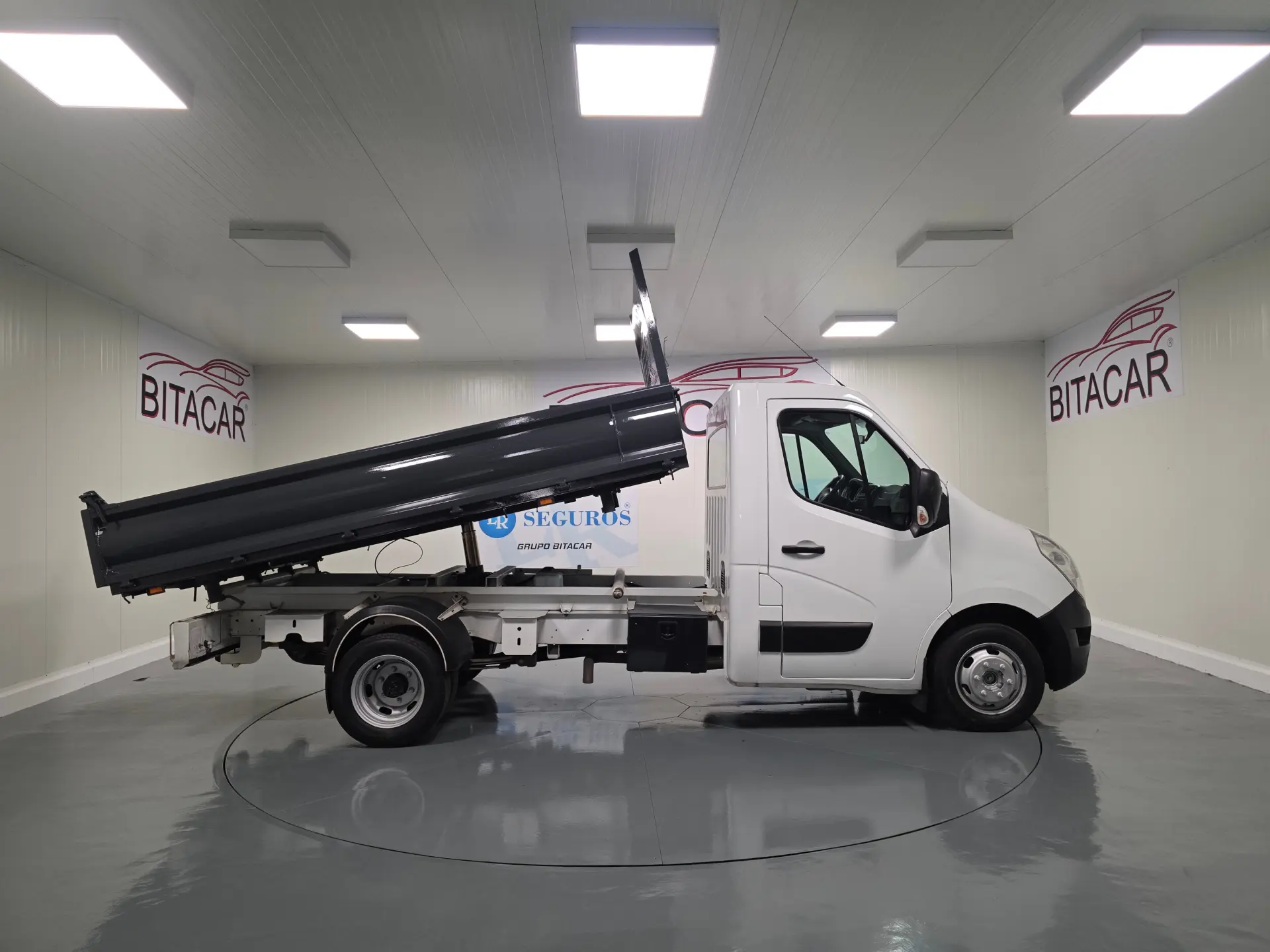 Renault Master 2.3 DCI 130CV BASCULANTE 39