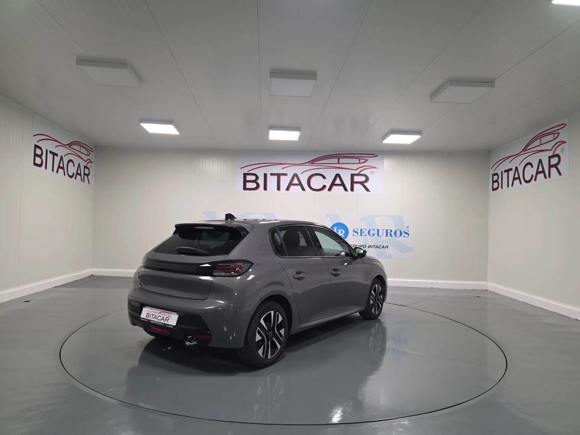Peugeot 208 ALLURE 31