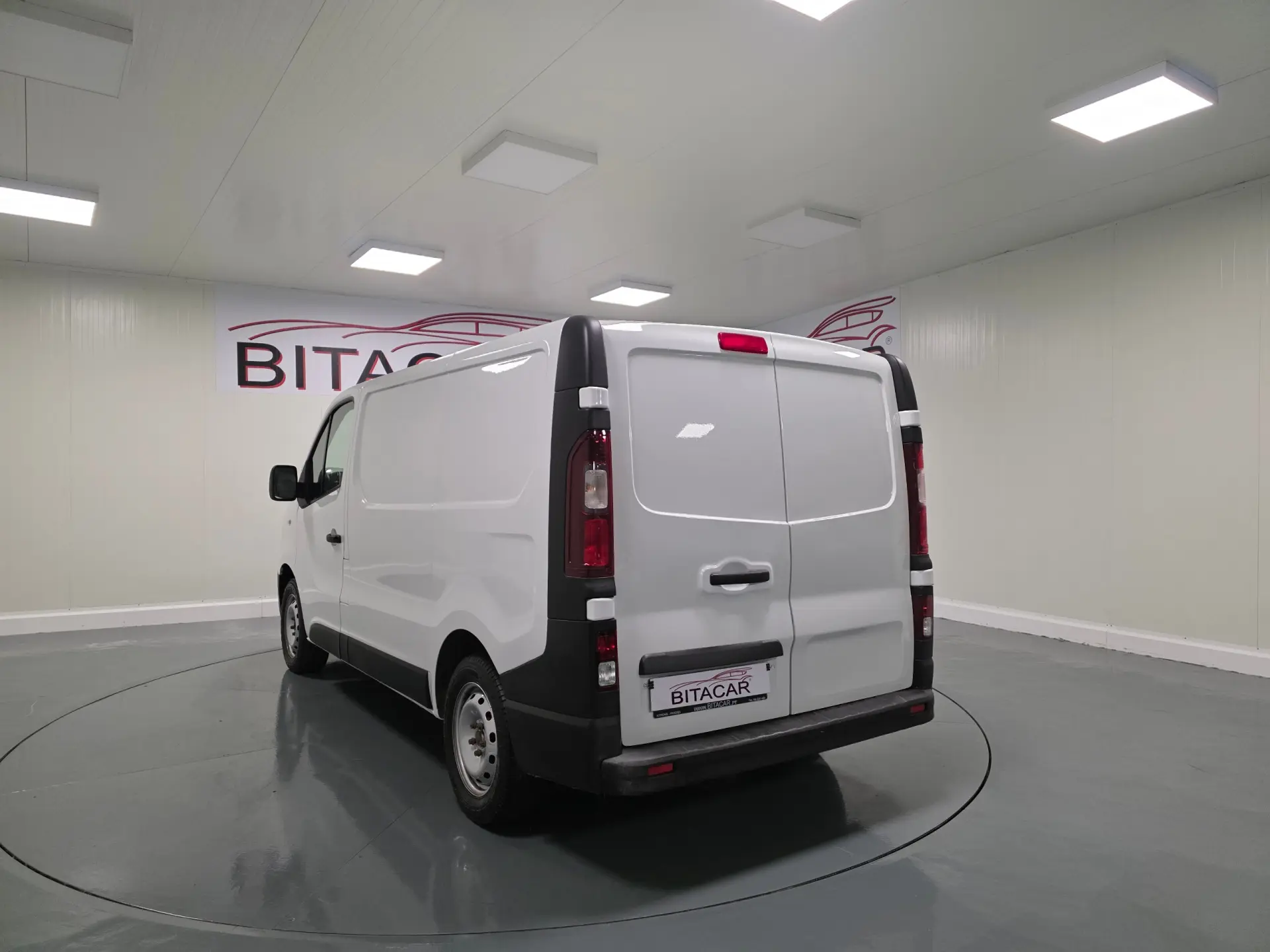 Renault Trafic 2.0 DCI L1H1 120CV IVA DEDUTIVEL 19