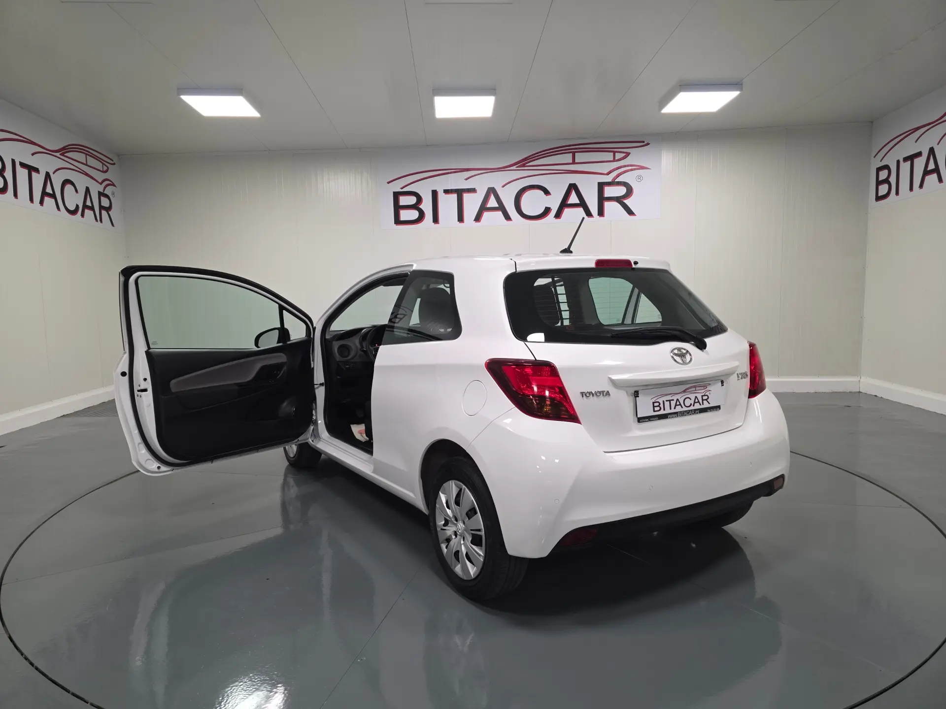 Toyota Yaris BIZZ 1.4 D-4D 90CV IVA DEDUTIVEL 56