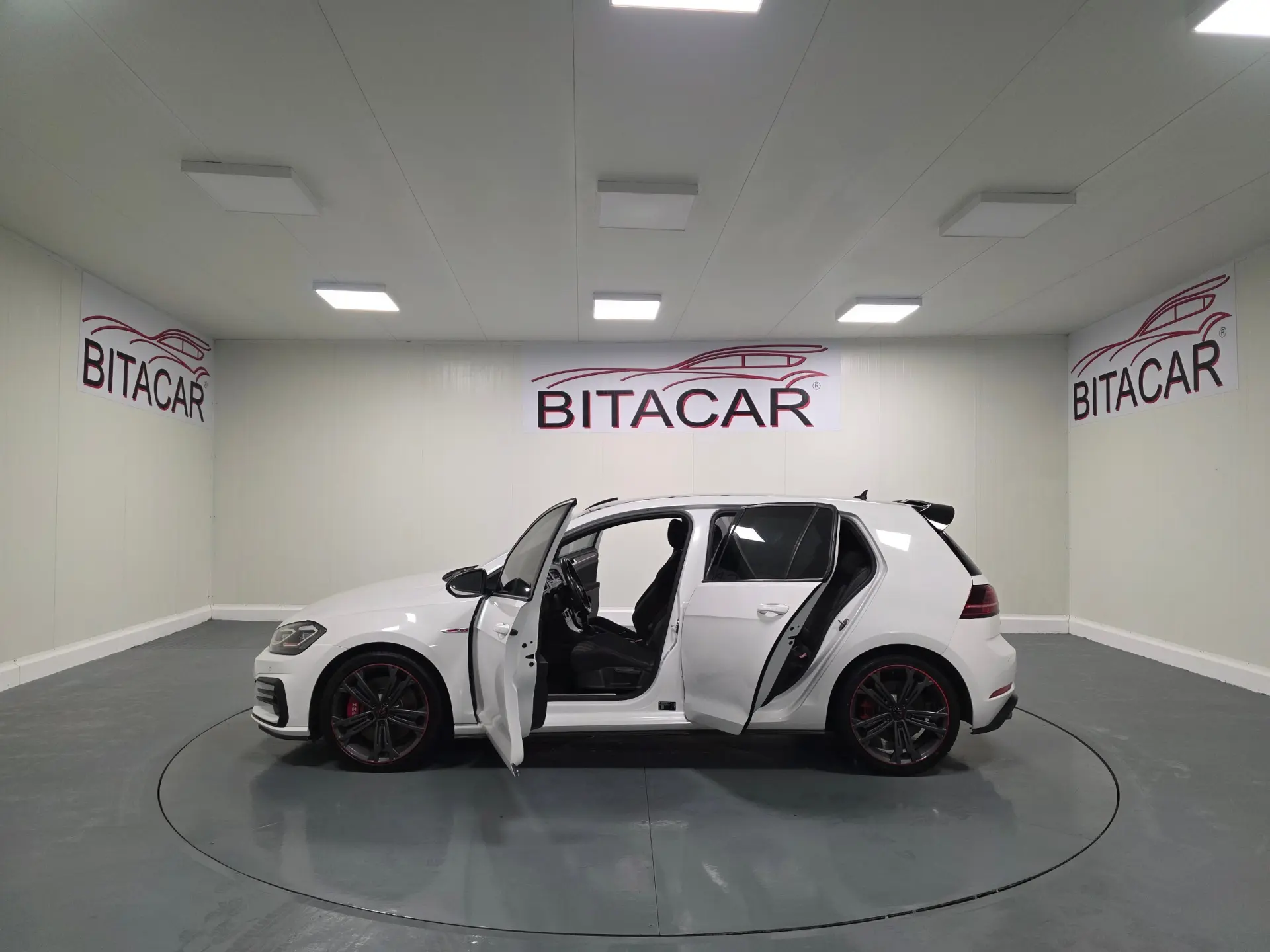 Volkswagen Golf 2.0 TSI GTI DSG Performance 36