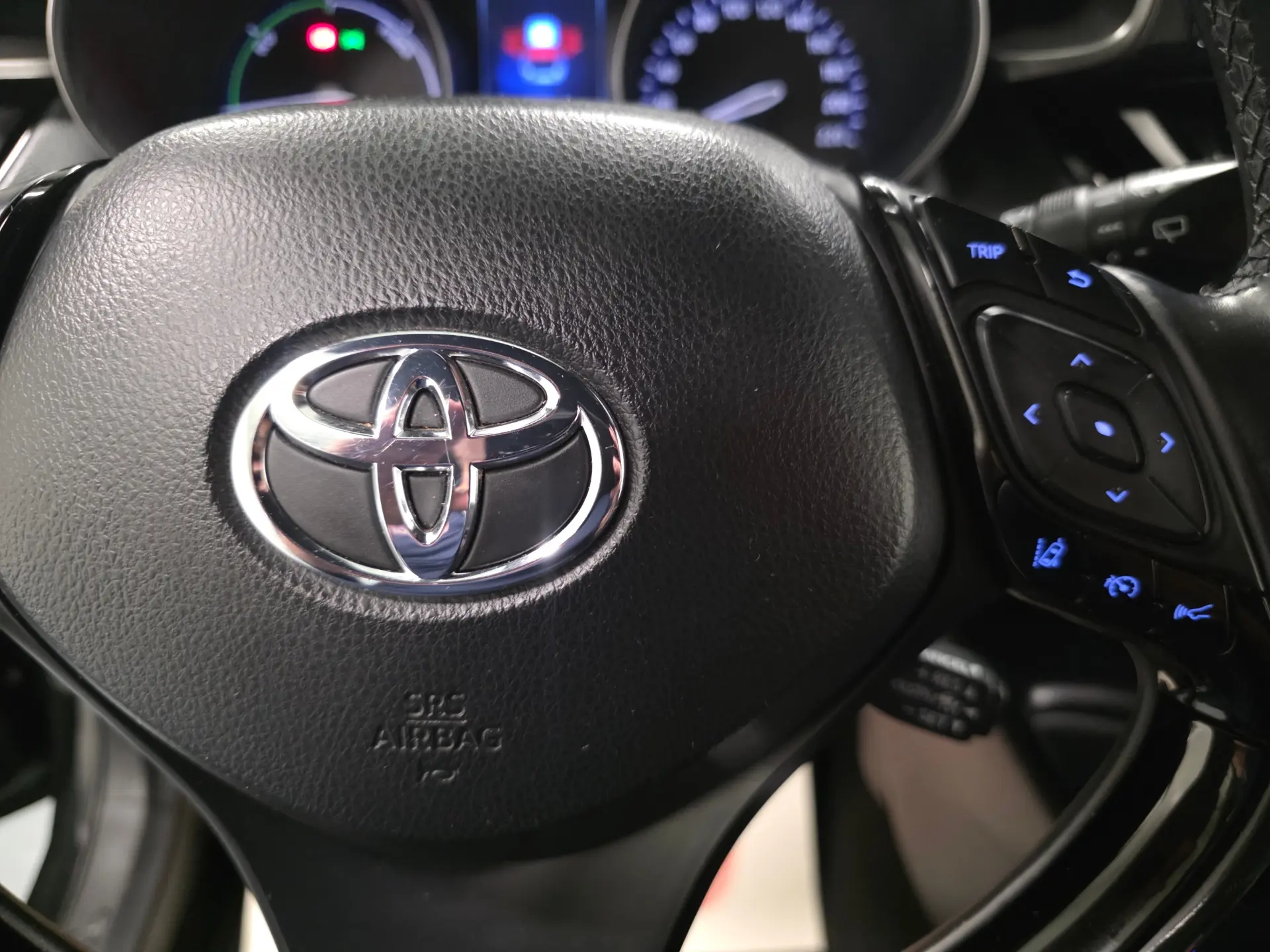 Toyota C-HR 1.8 HSD CONFORT 94