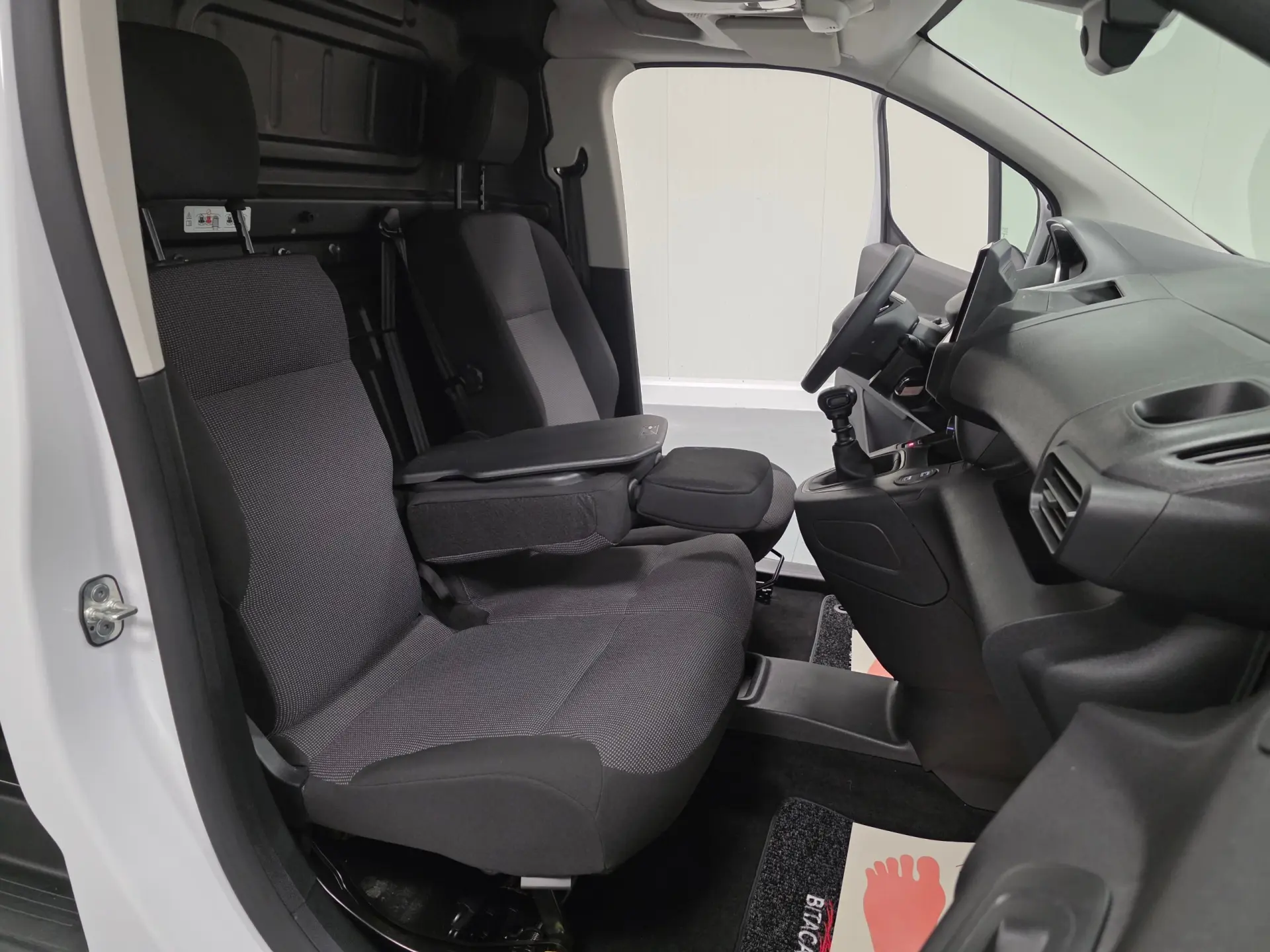 Peugeot Partner 1.5 BLUEHDI 100CV LONGA CAMARA TRASEIRA 79