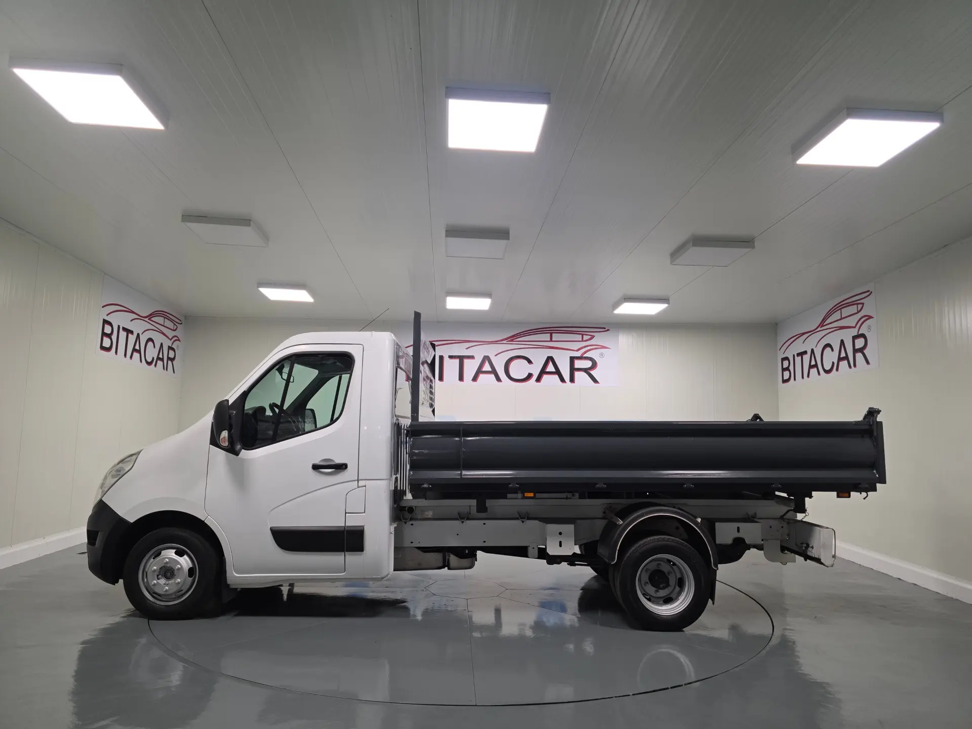 Renault Master 2.3 DCI 130CV BASCULANTE 10