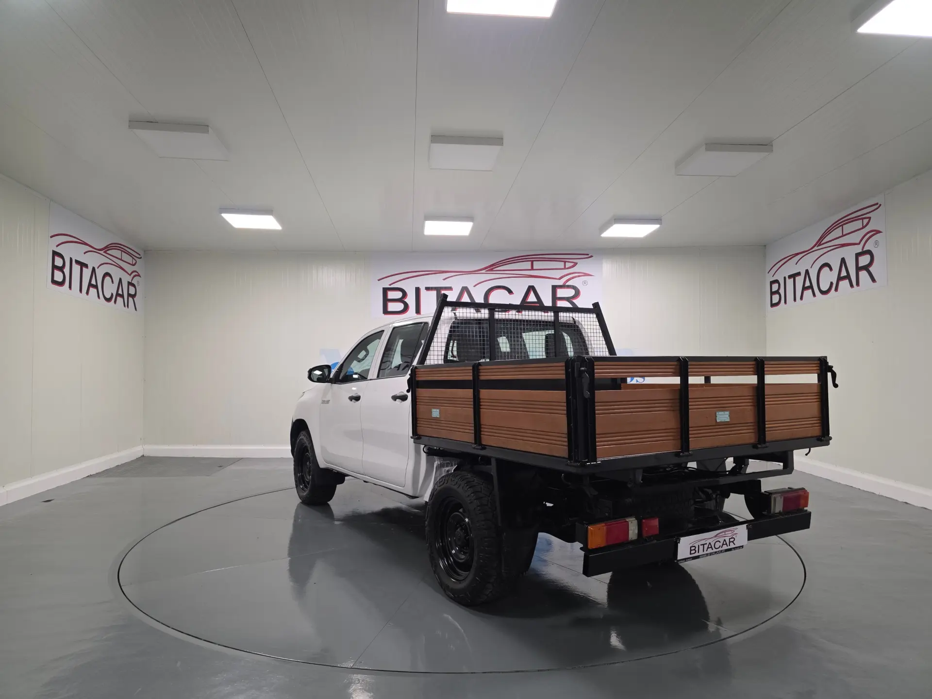 Toyota Hilux 2.4 D-4D 4WD CD CH 15