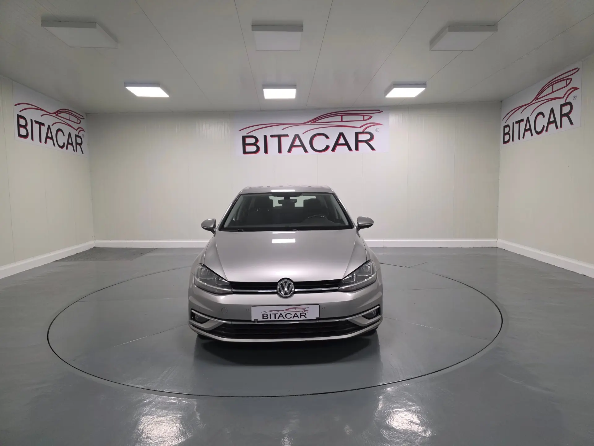 Volkswagen Golf 1.6 TDI CONFORTLINE 5