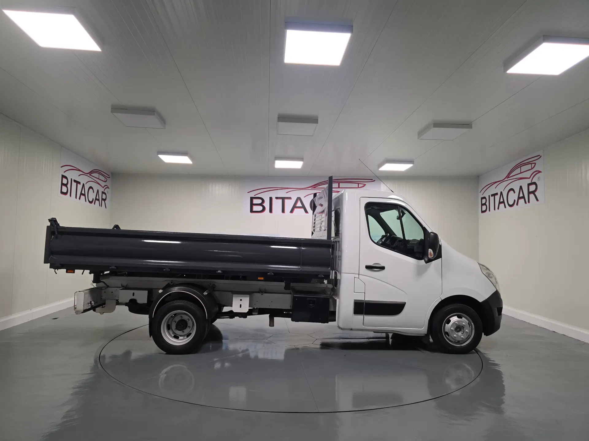 Renault Master 2.3 DCI 130CV BASCULANTE 23