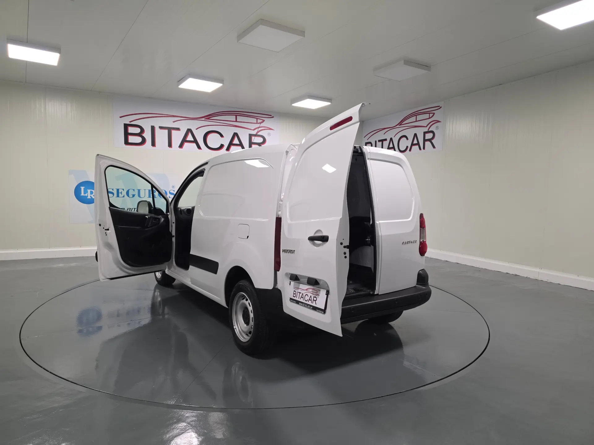 Peugeot Partner 1.6 HDI L1 PACK CD CLIM 42