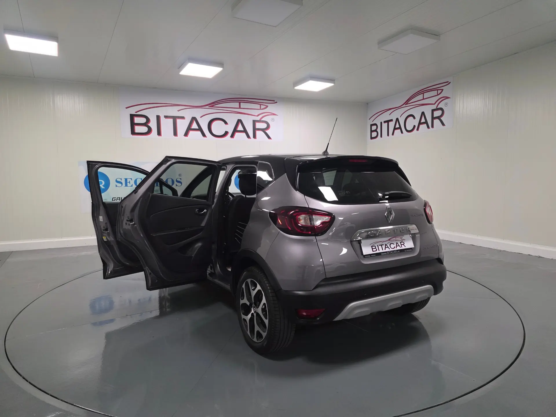 Renault Captur 1.5 DCI EXCLUSIVE 52