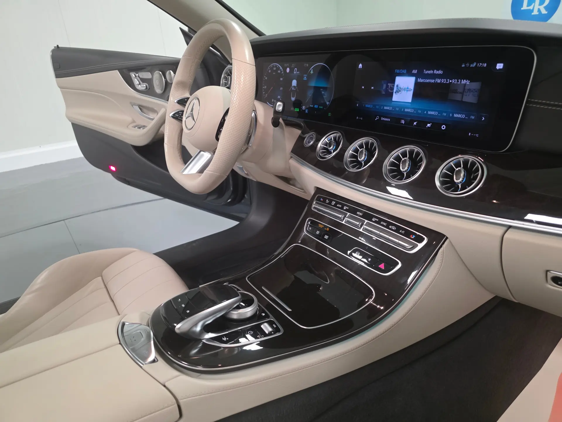 Mercedes-Benz E 300 AMG CABRIO 80