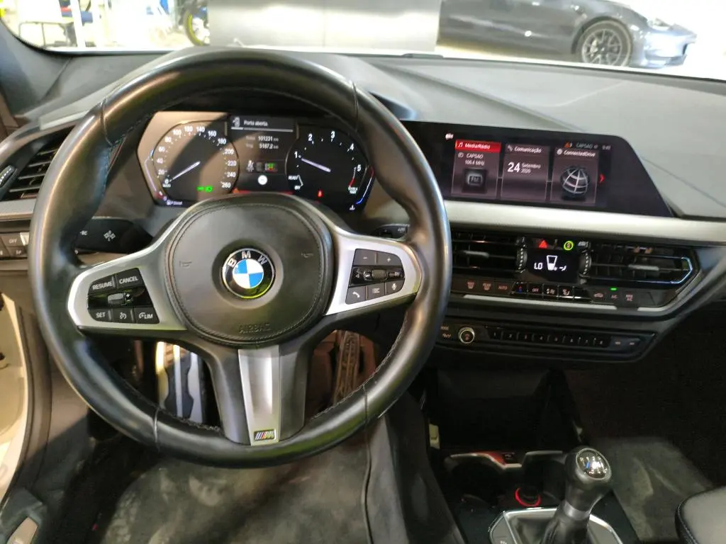 BMW 116 d Pack Desportivo M 7