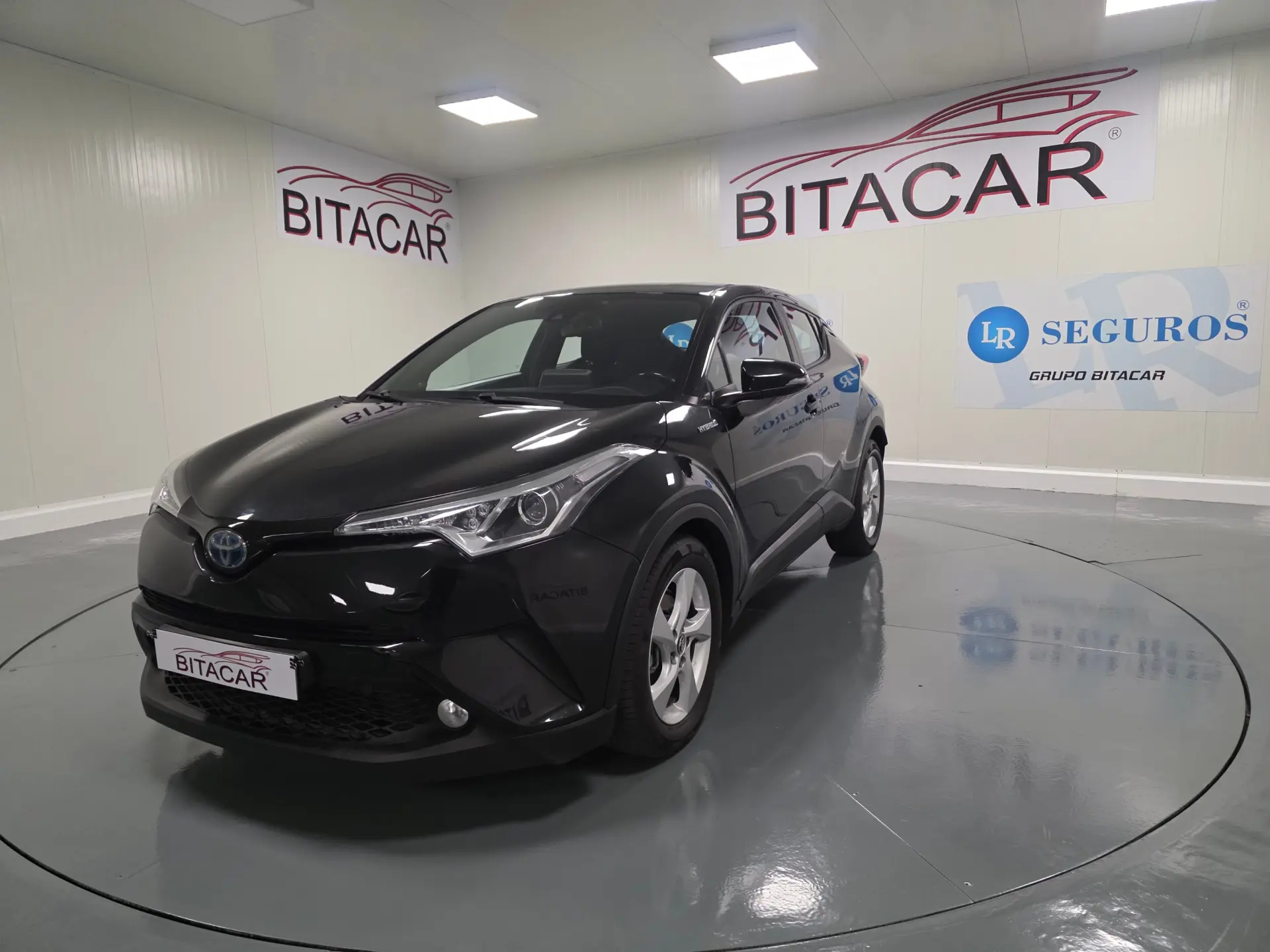 Toyota C-HR 1.8 HSD CONFORT 11