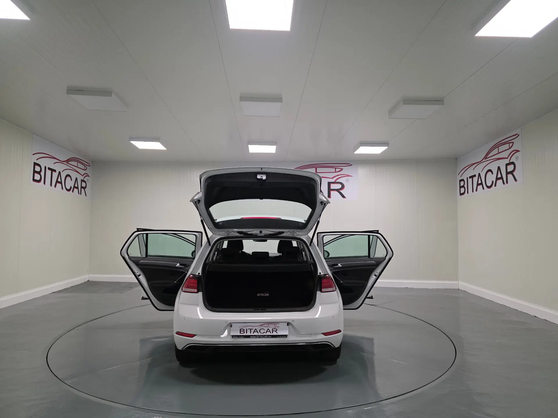 Volkswagen e-Golf AC/DC 33