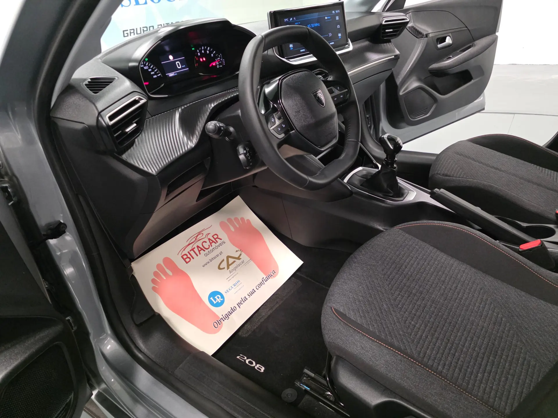 Peugeot 208 1.2 STYLE 74