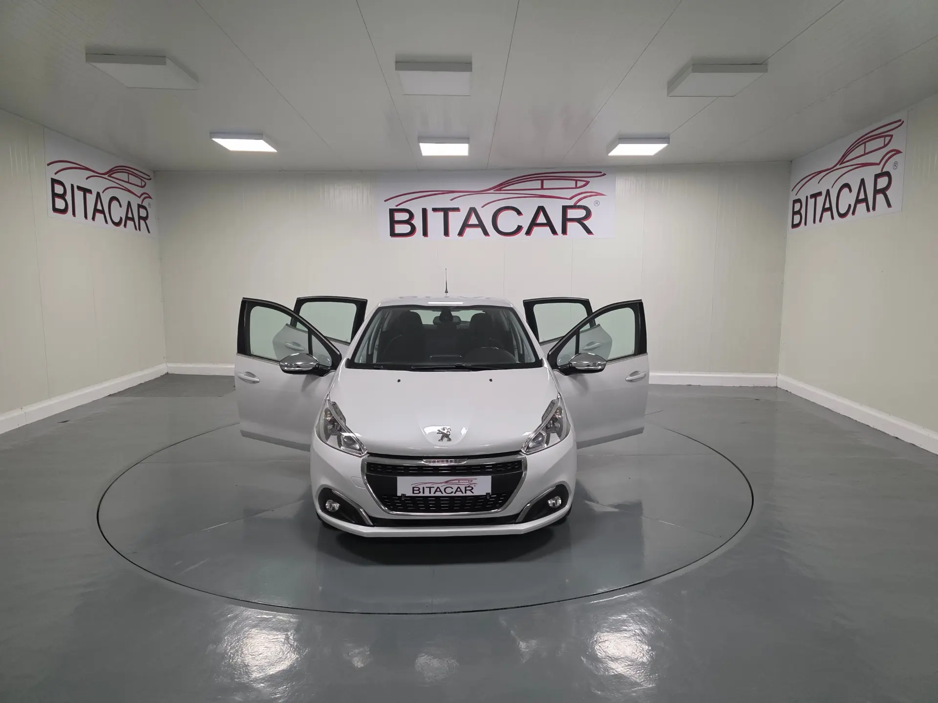 Peugeot 208 1.6 BlueHDi Allure 2