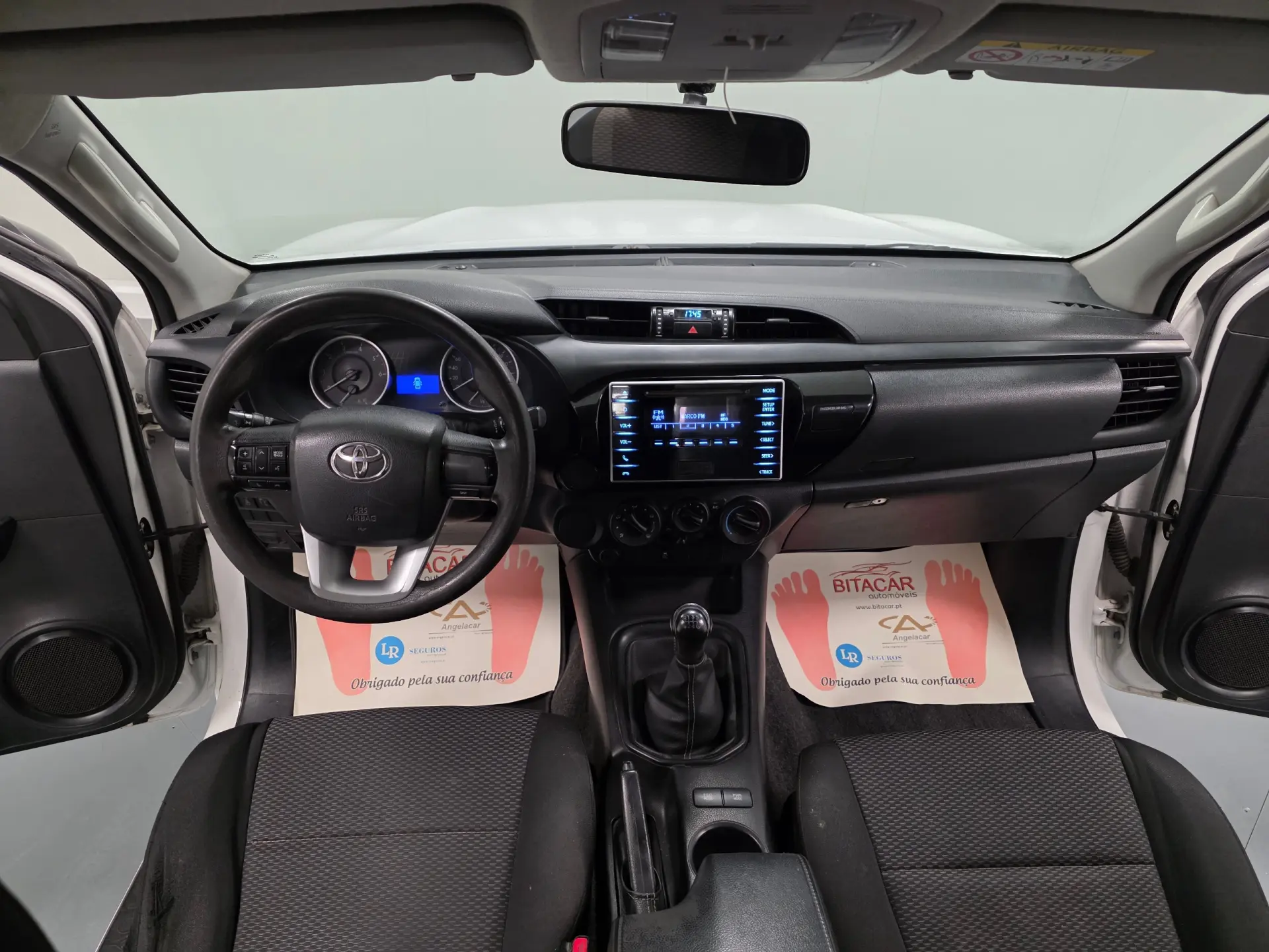 Toyota Hilux 2.4 D-4D 2WD CD Tracker 35