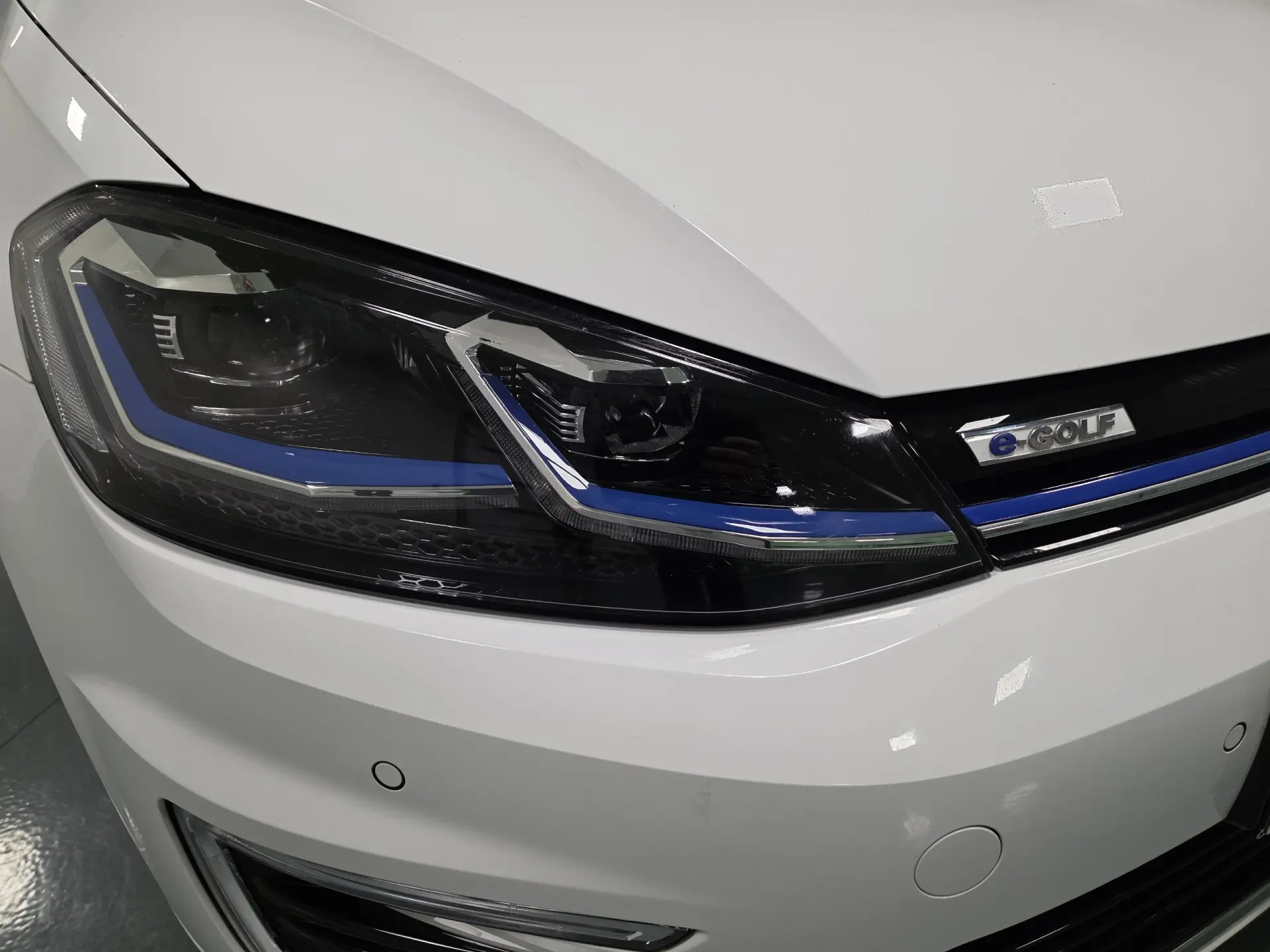 Volkswagen e-Golf AC/DC 6