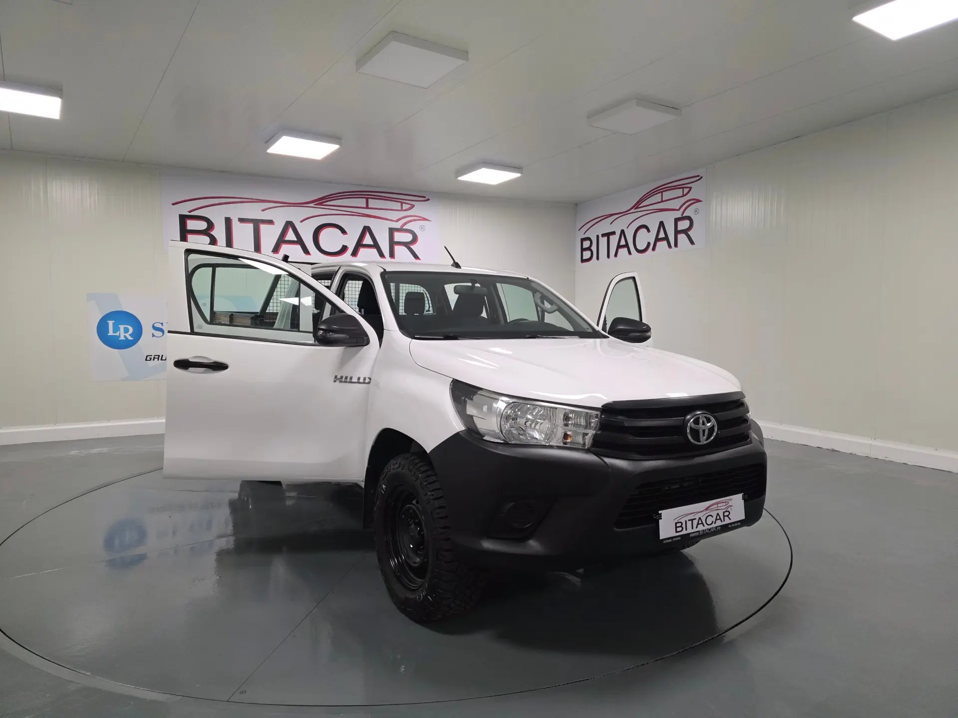 Toyota Hilux 2.4 D-4D 4WD CD CH 31