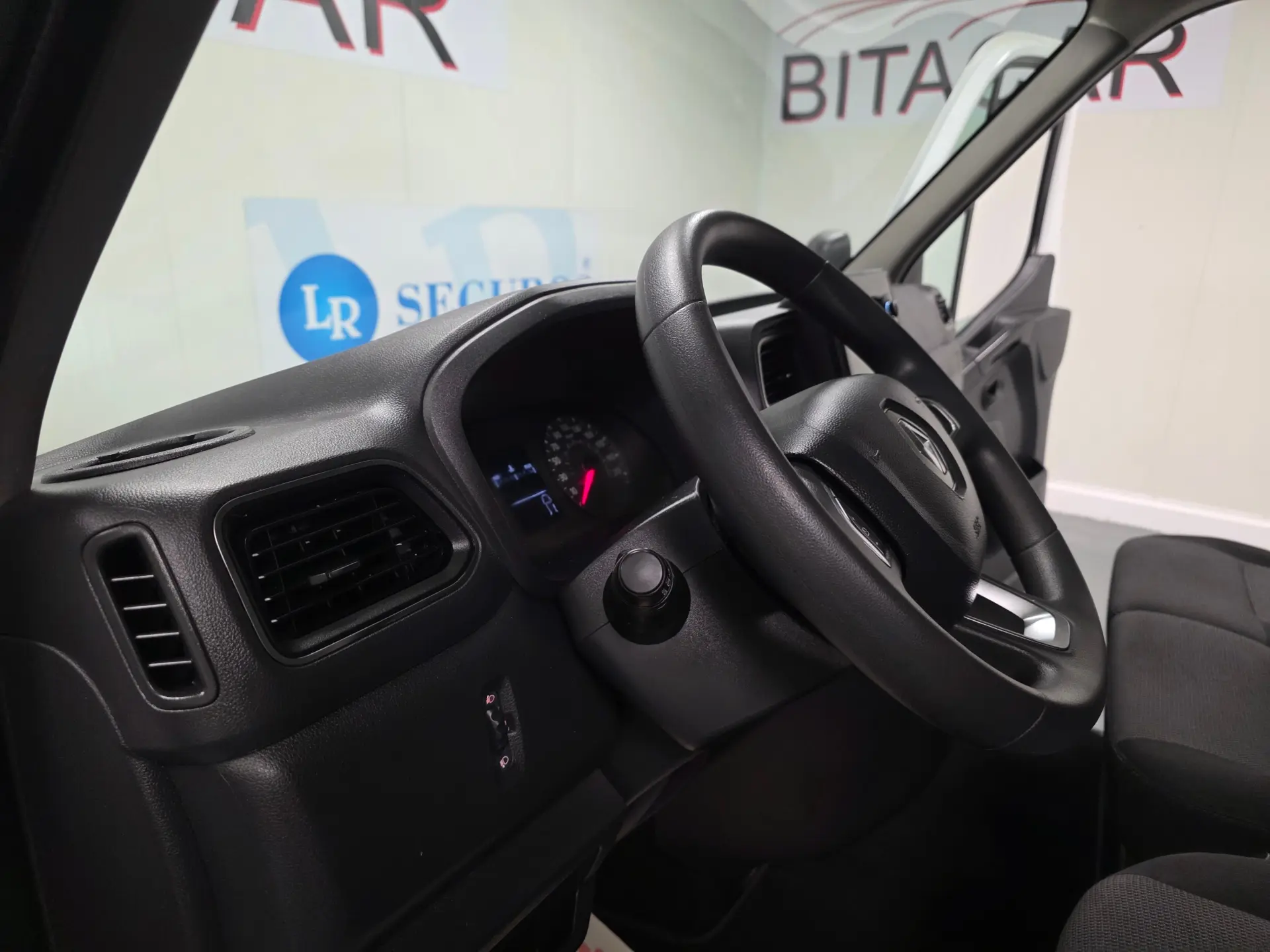 Renault Master L2H2 2.3 DCI 135CV GPS IVA DEDUTIVEL 104