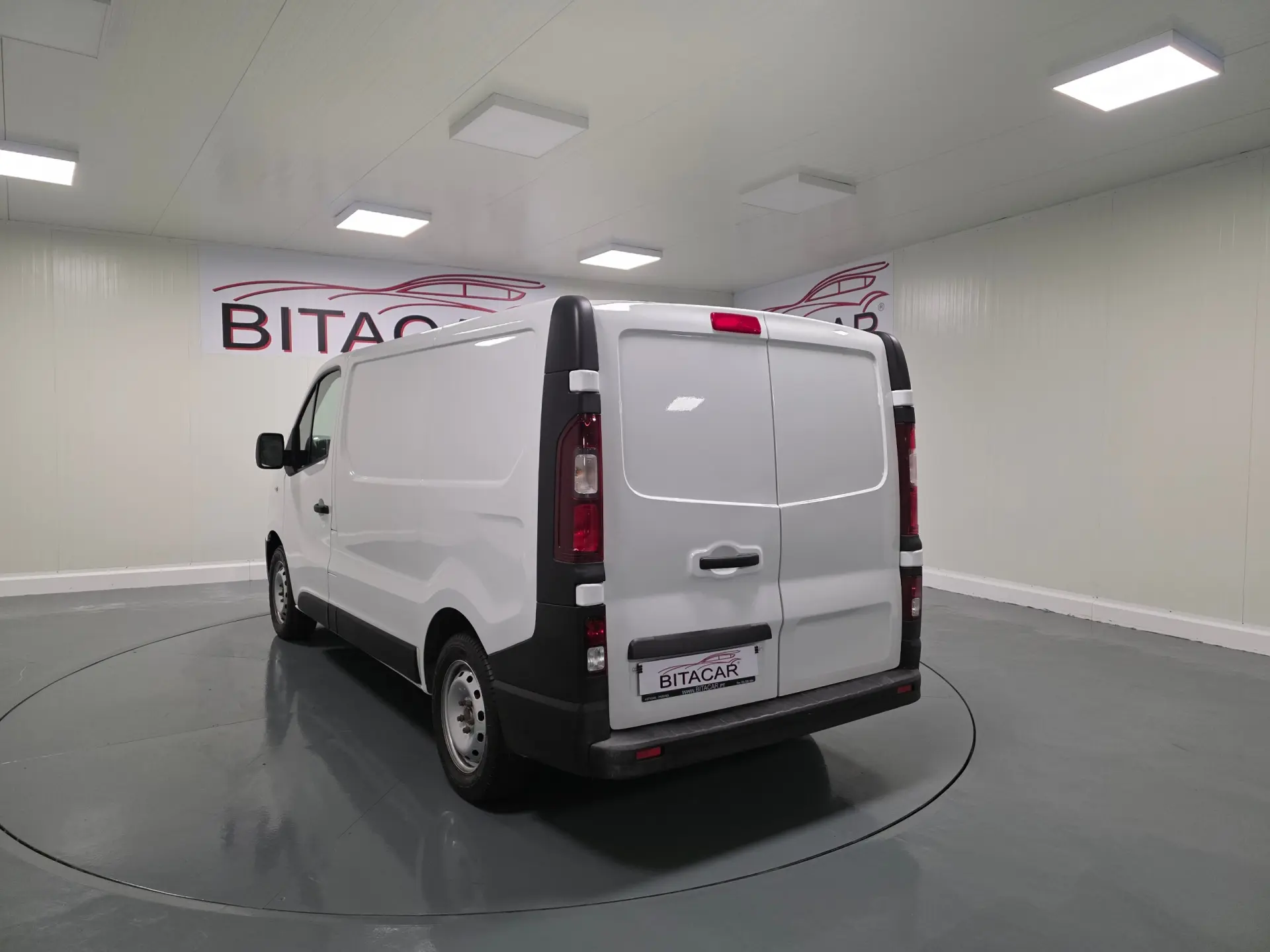 Renault Trafic 2.0 DCI L1H1 120CV IVA DEDUTIVEL 20