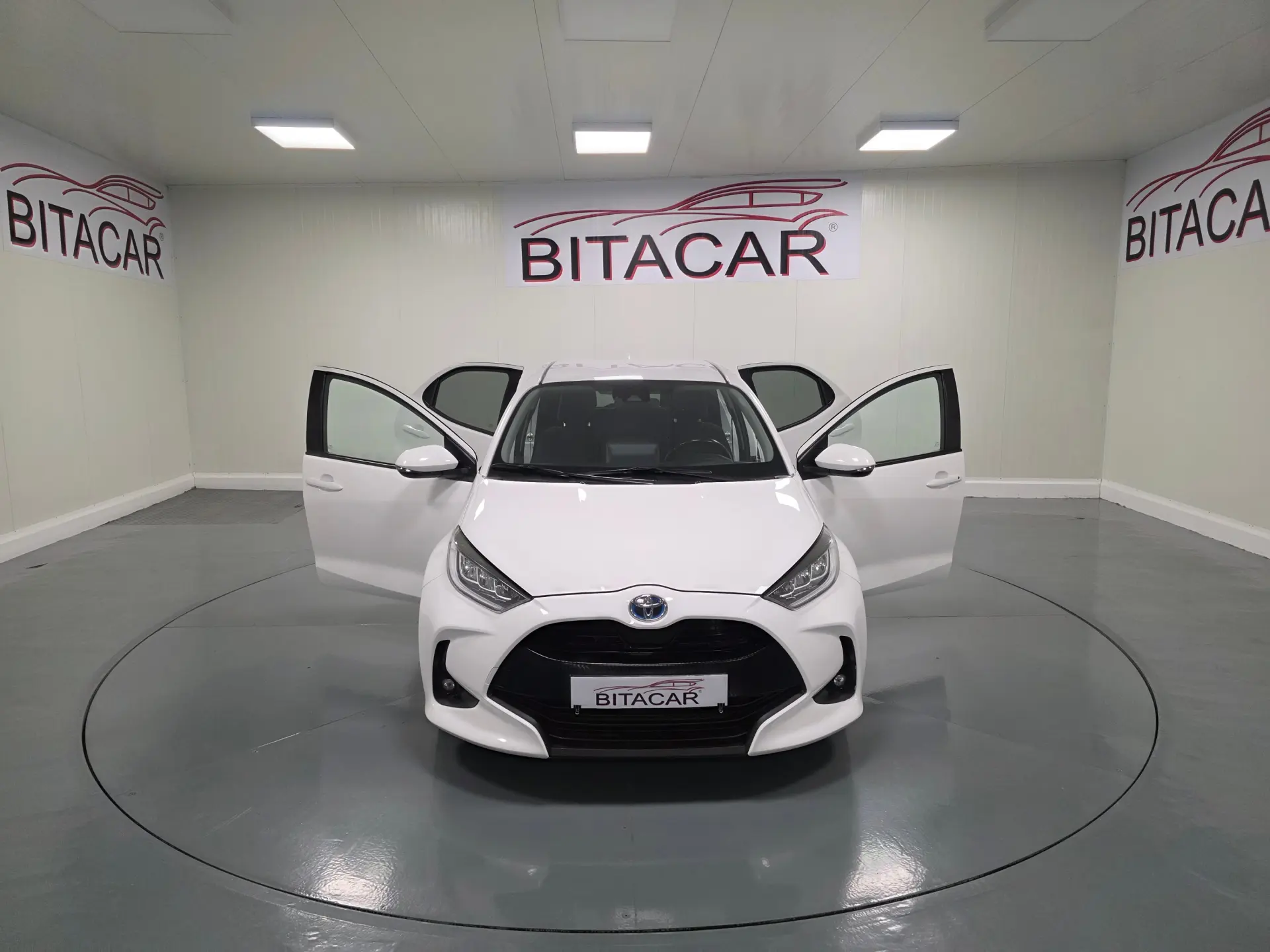Toyota Yaris 1.5 HDF EXCLUSIVE 40