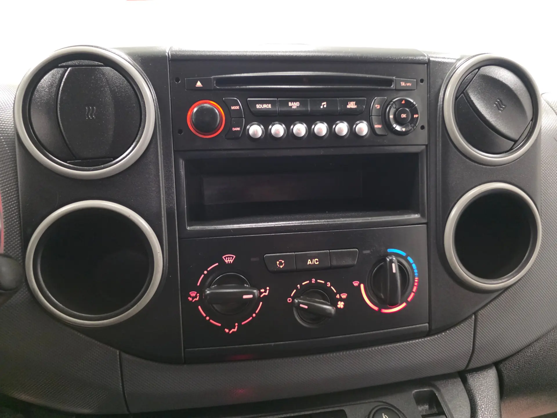 Peugeot Partner 1.6 HDI L1 PACK CD CLIM 77