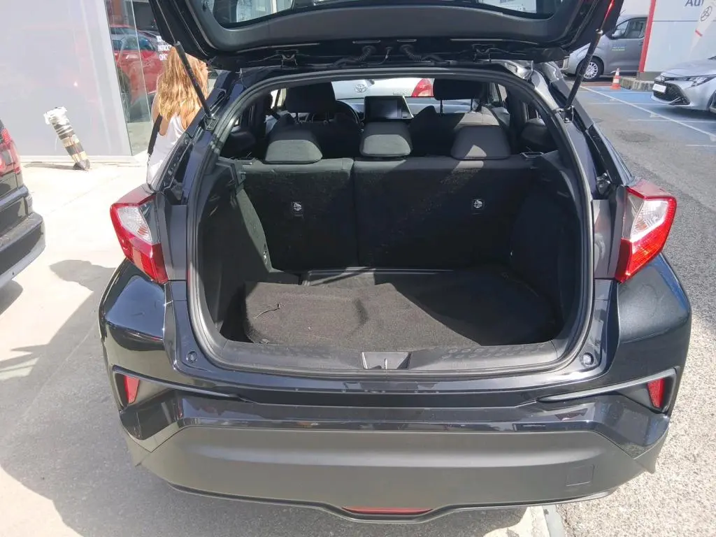 Toyota C-HR 1.8 HSD CONFORT 5