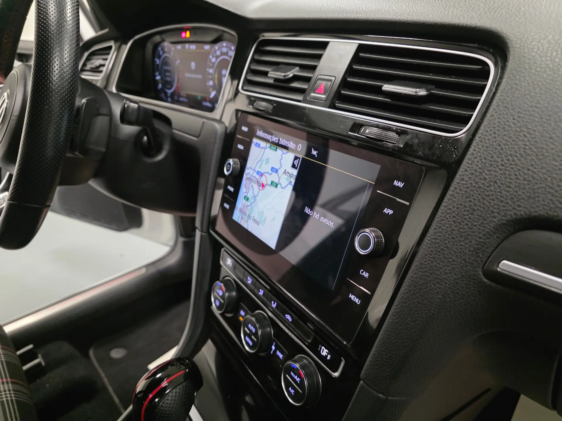 Volkswagen Golf 2.0 TSI GTI DSG Performance 69