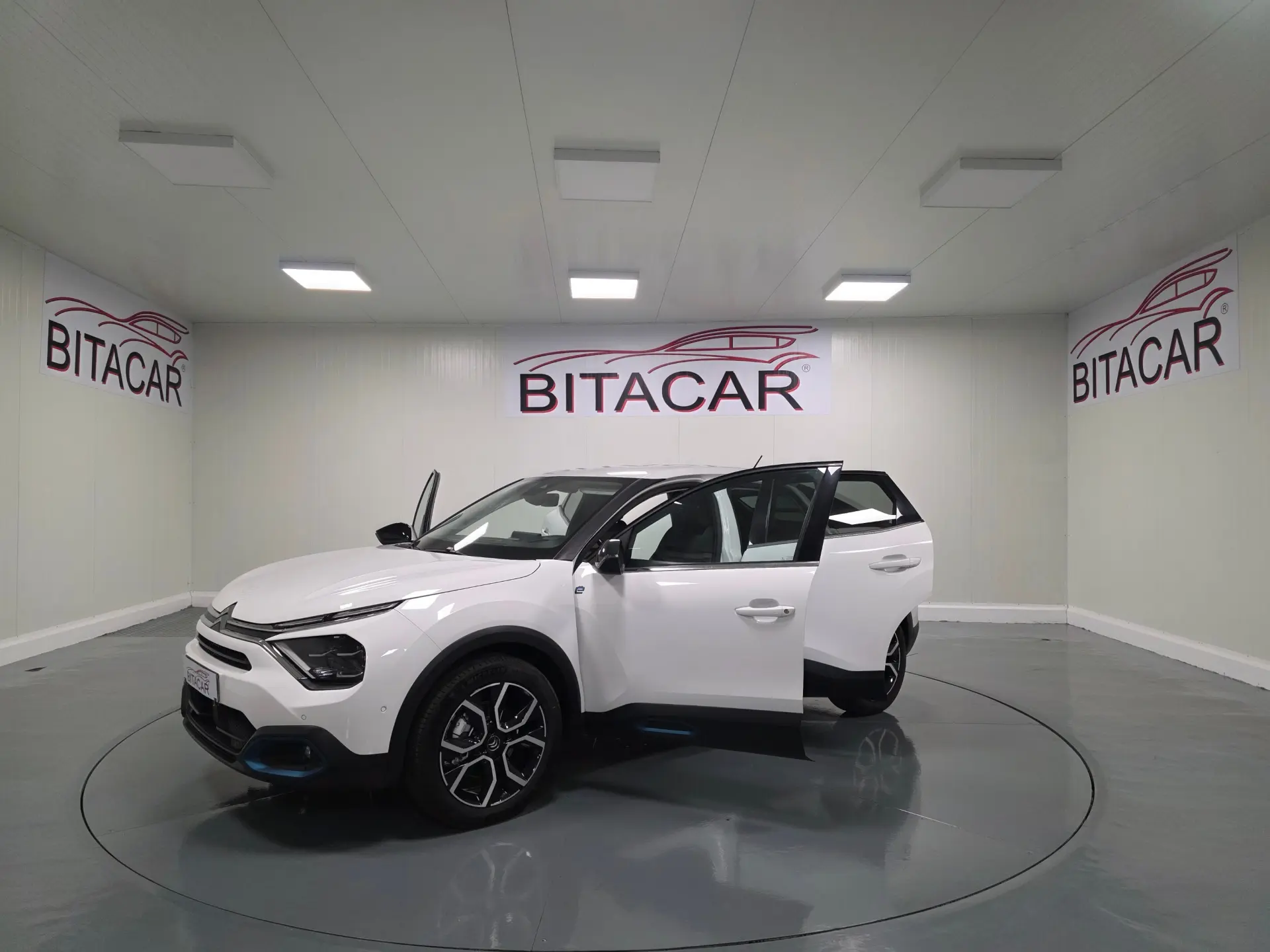 Citroen e-C4 SHINE 51