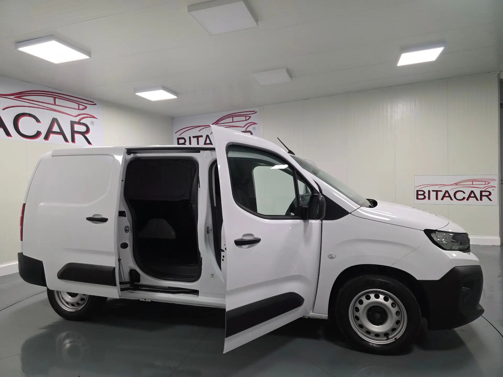 Peugeot Partner 1.5 BLUEHDI 100CV LONGA CAMARA TRASEIRA 22