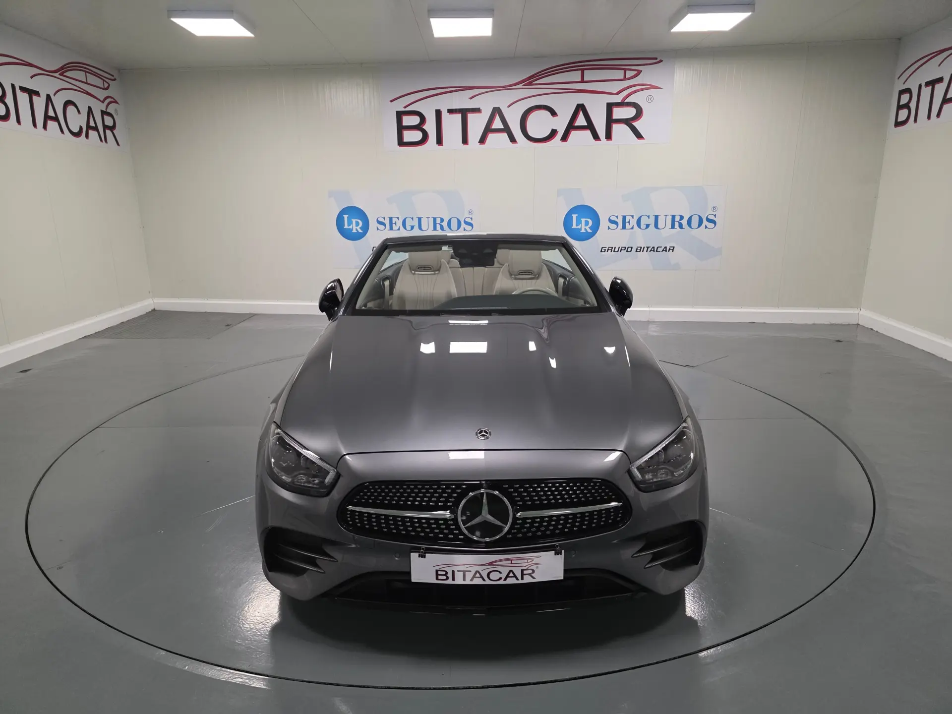 Mercedes-Benz E 300 AMG CABRIO 9