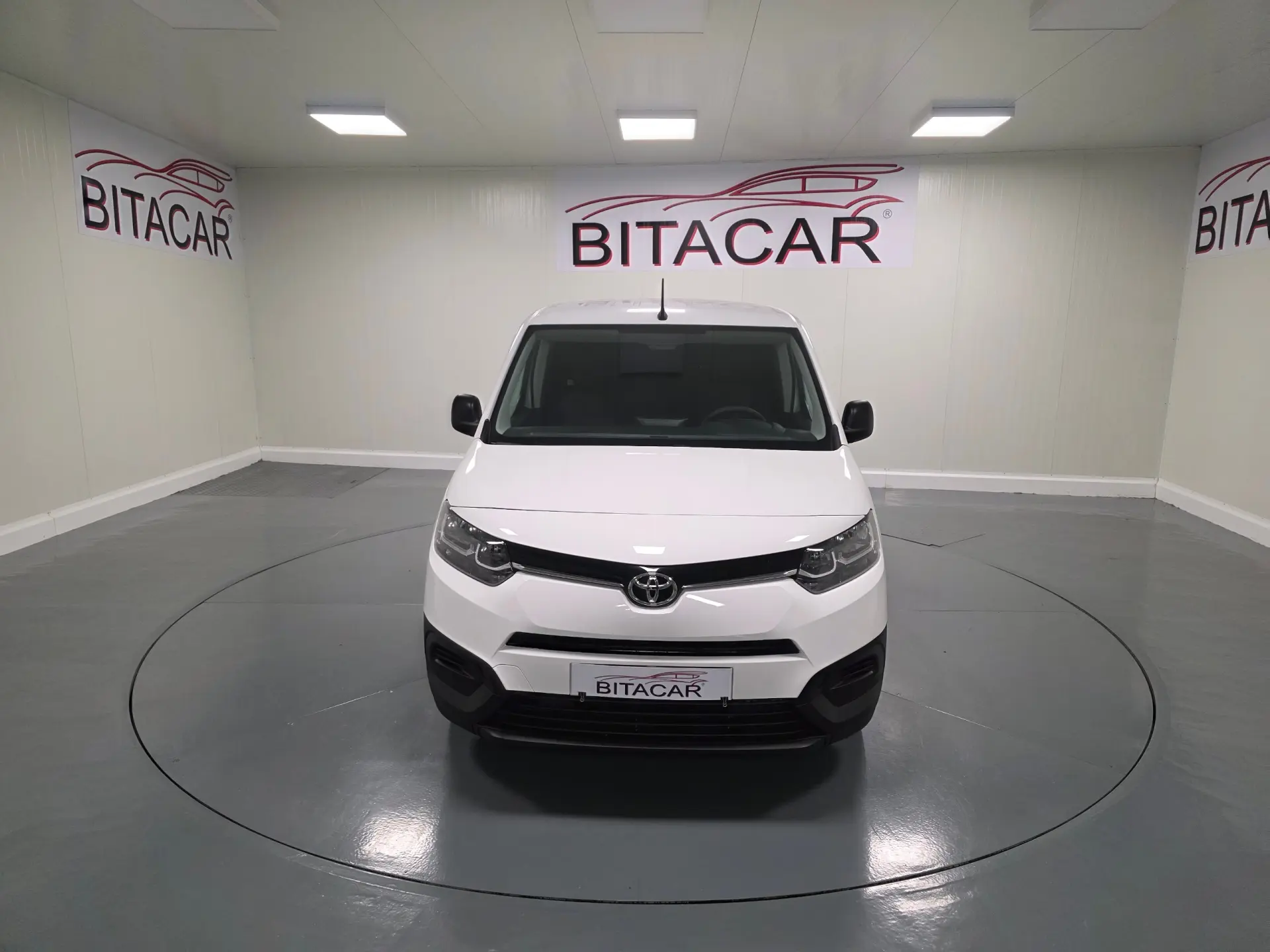 Toyota Proace CITY 1.5D IVA DEDUTIVEL 8