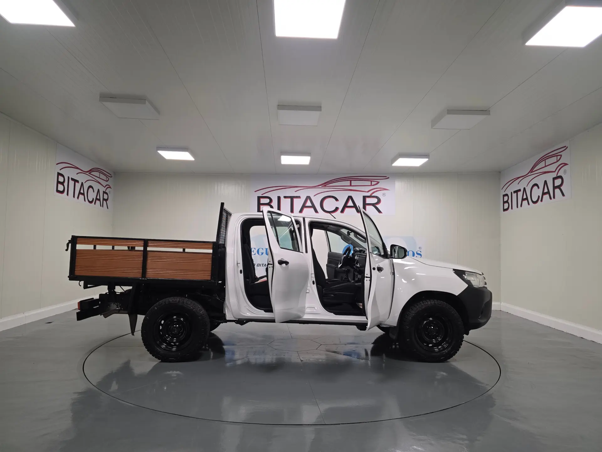 Toyota Hilux 2.4 D-4D 4WD CD CH 47