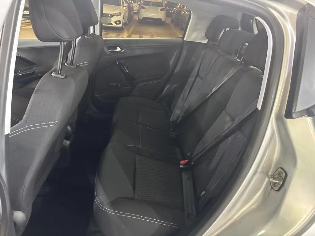 Peugeot 208 1.6 BlueHDi Active 5